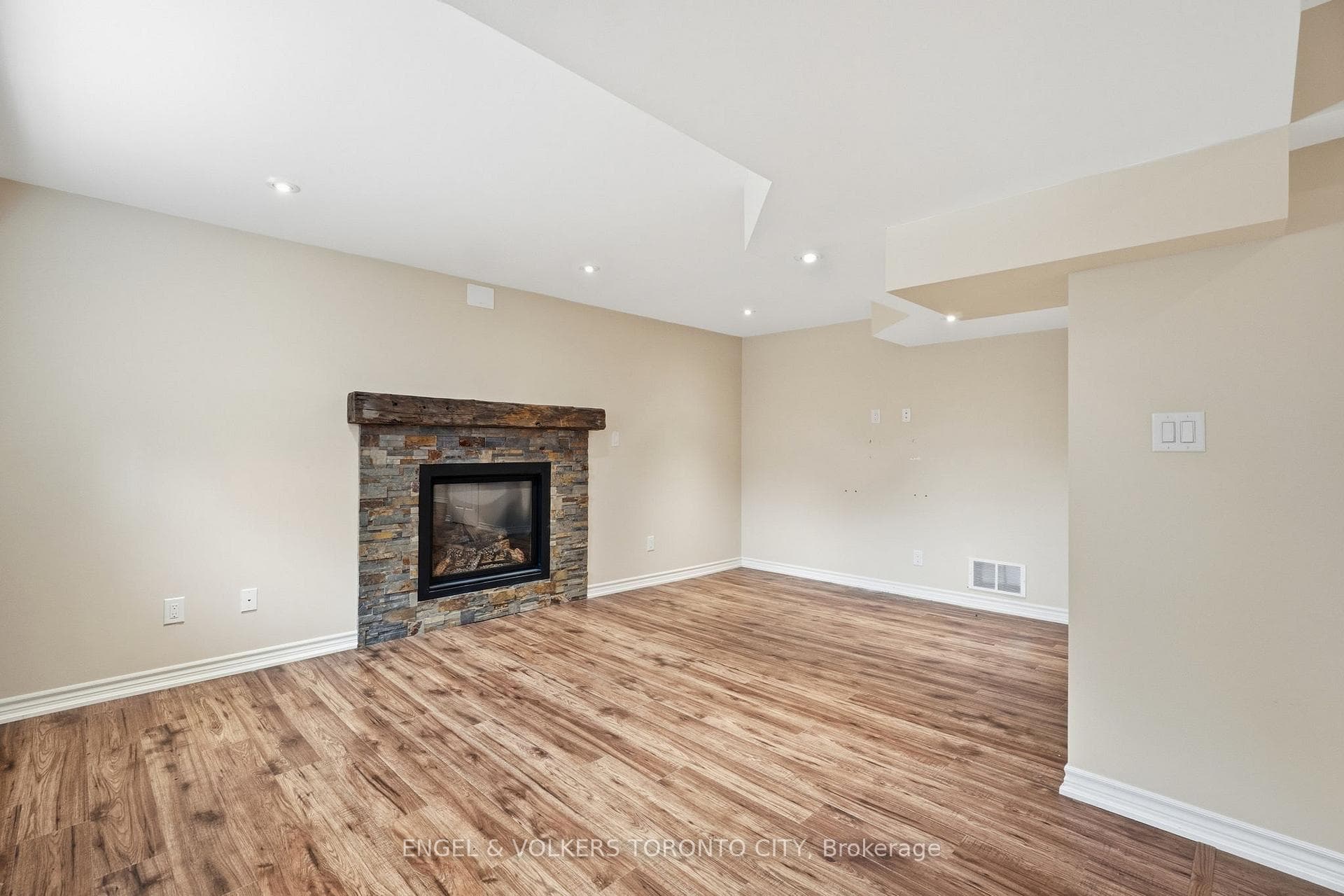 24 Timber Valley Avenue photo 41