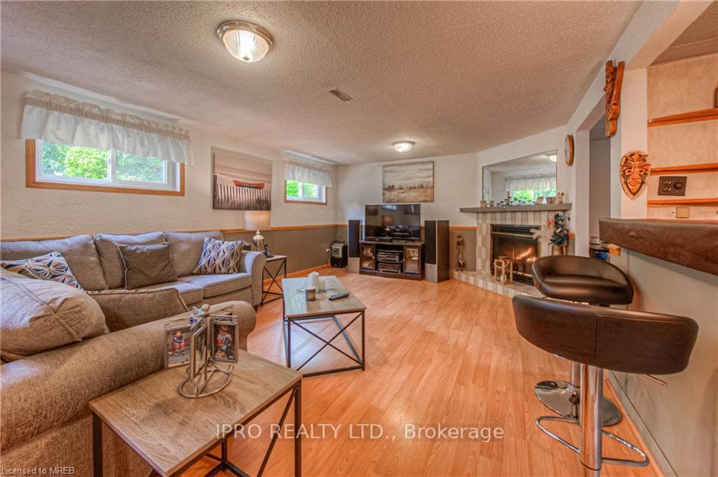 170 Wheatfield Crescent photo 21