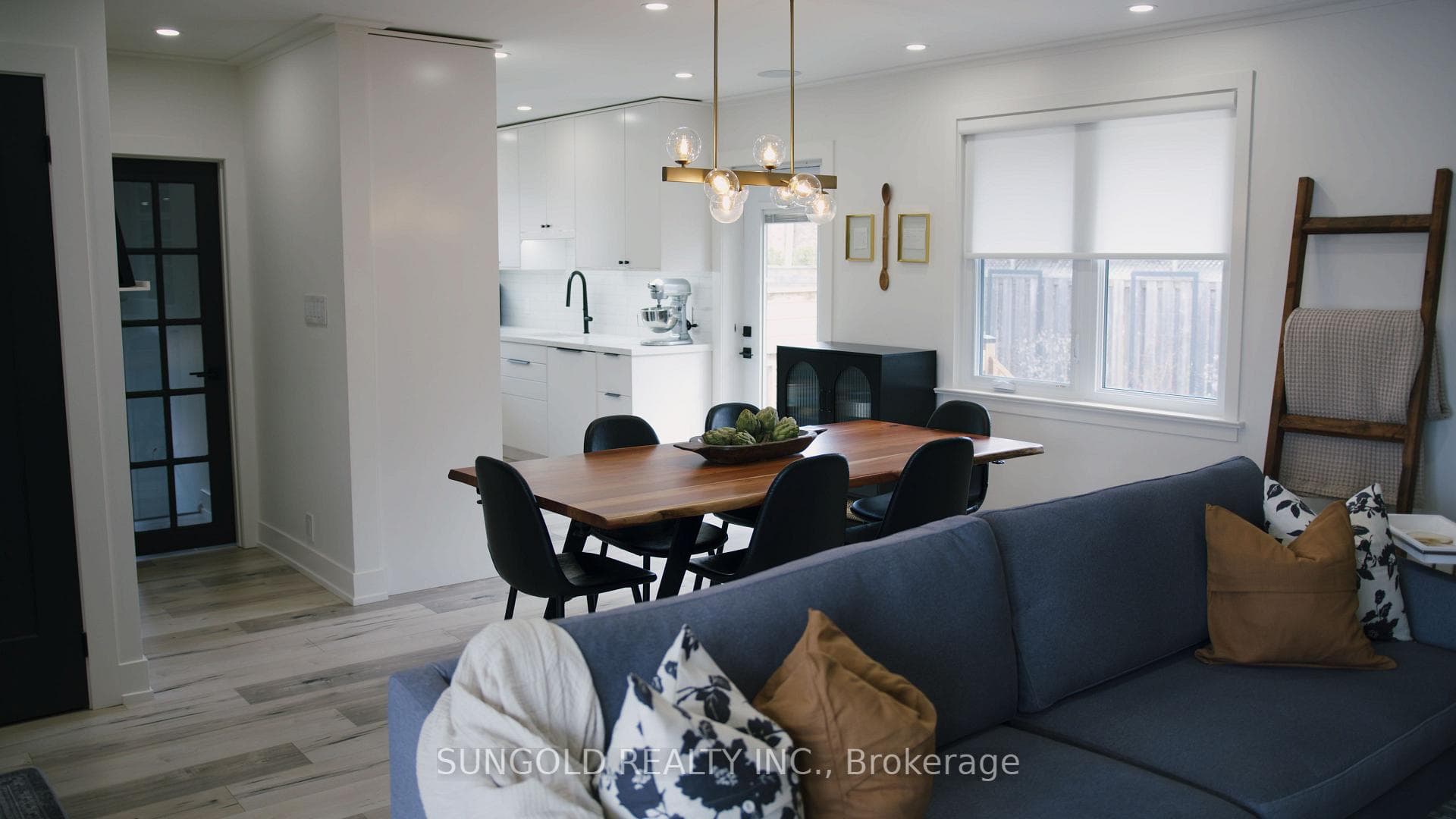 7 Carsbrooke Road photo 3
