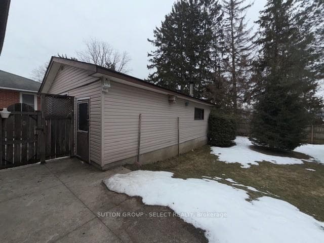 1891 HERBERT Avenue photo 13