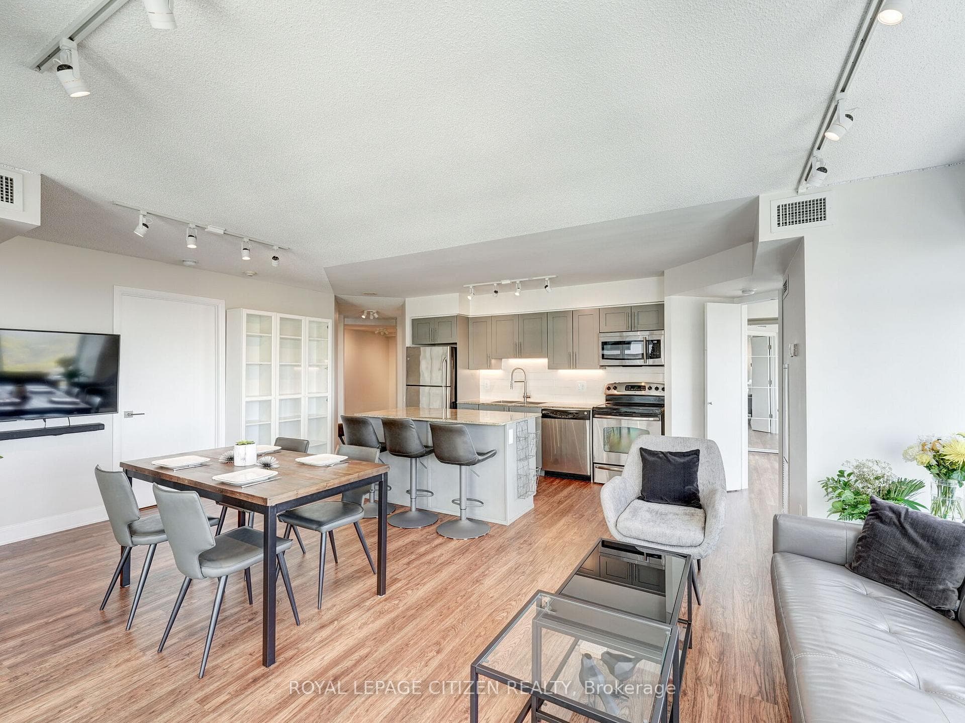 2191 Yonge Street Unit 3008 photo 14