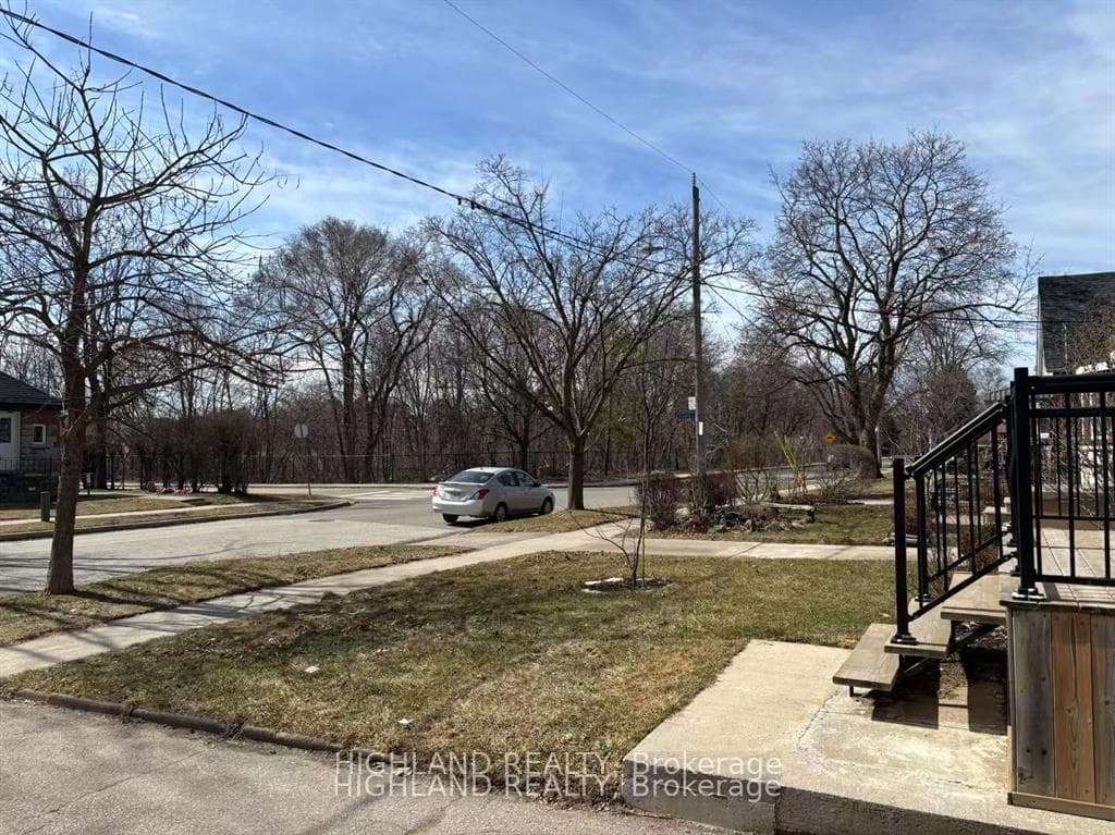 90 Clouston Avenue photo 50