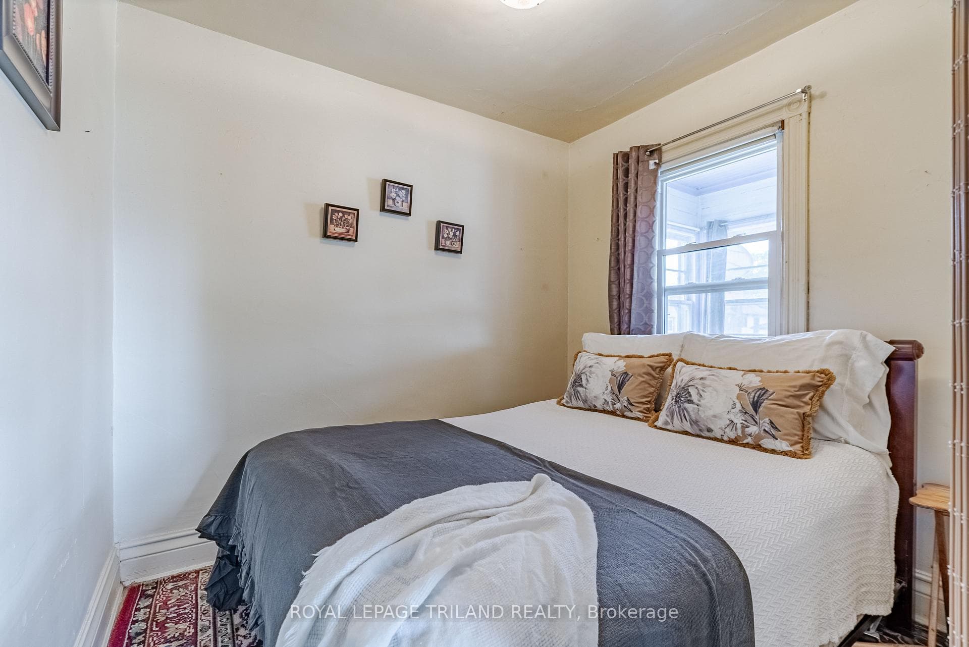 392 Manitoba Street photo 22