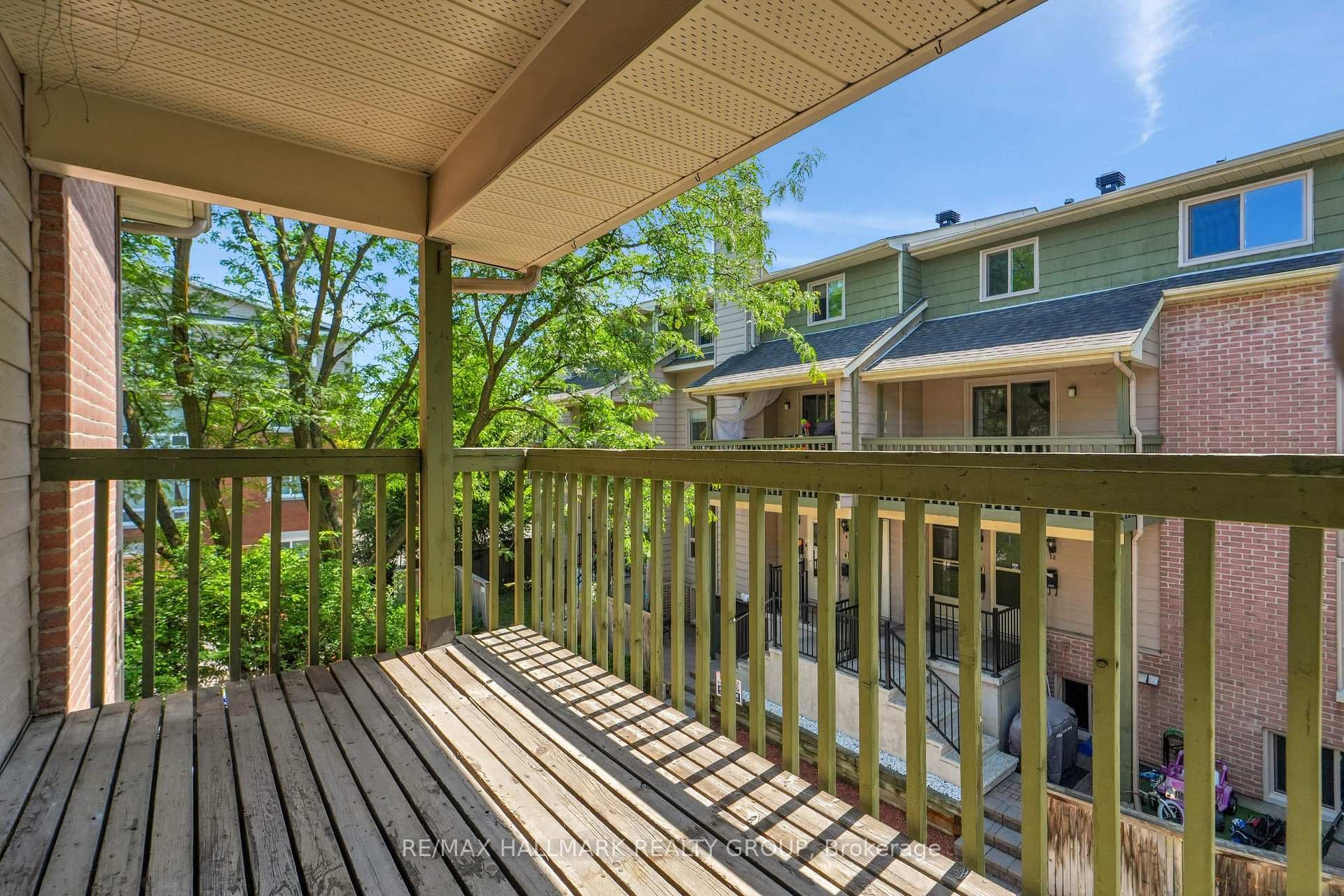Large South Facing Deck!