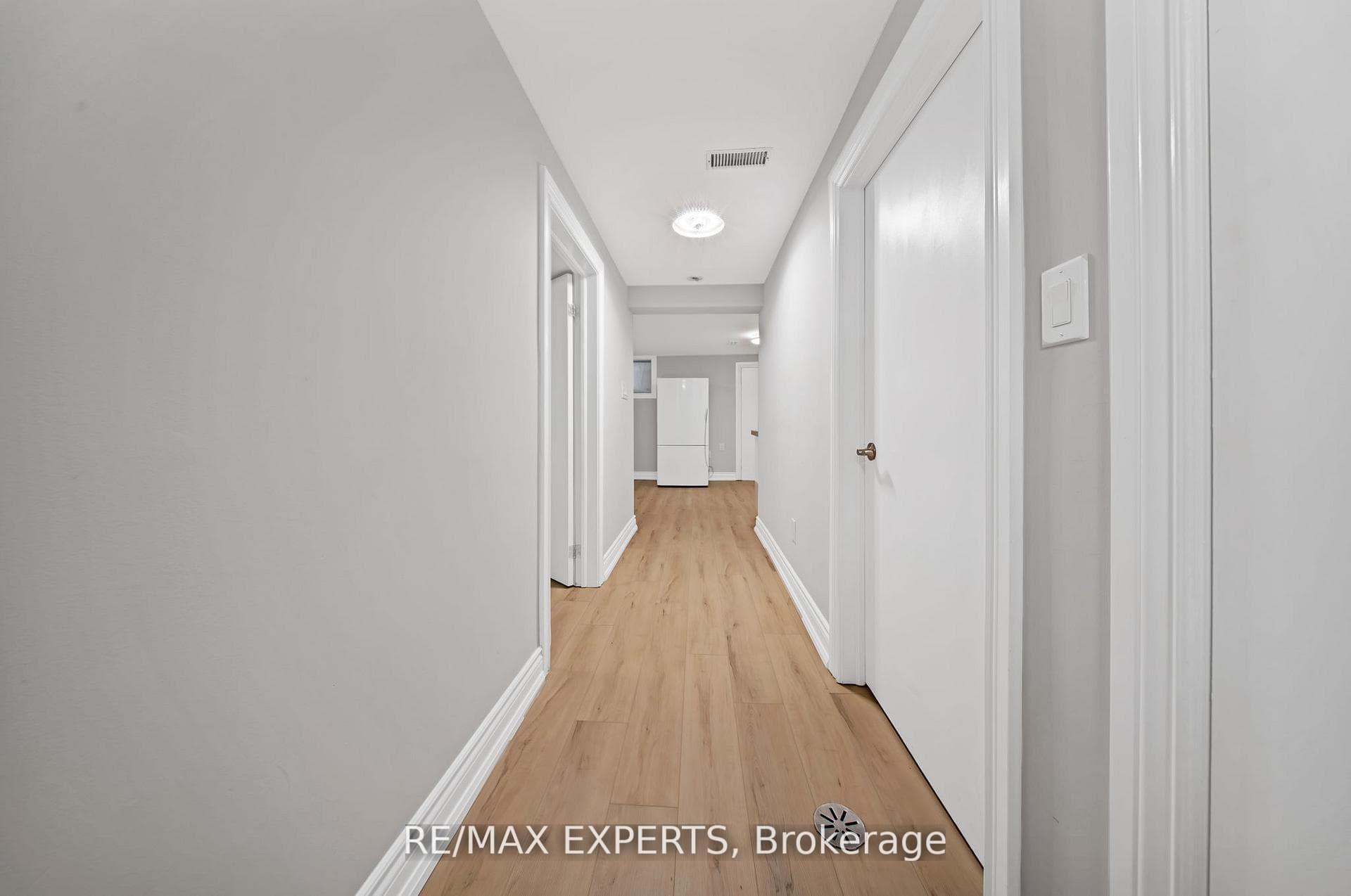 934 Beechwood Avenue Unit Lower photo 13