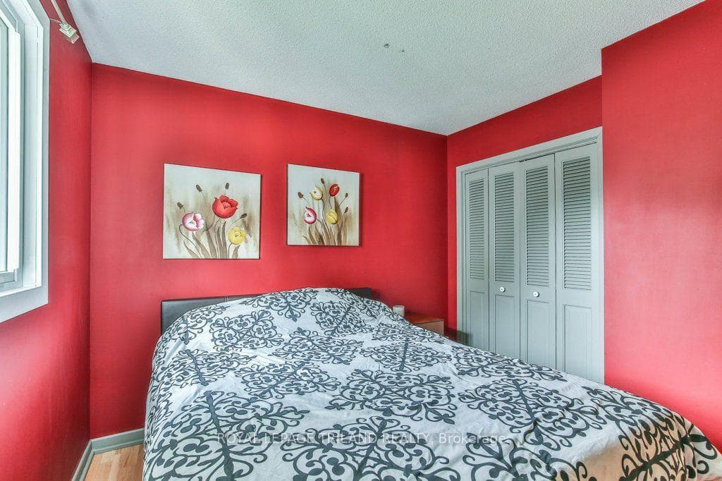 425 QUEEN Street photo 22