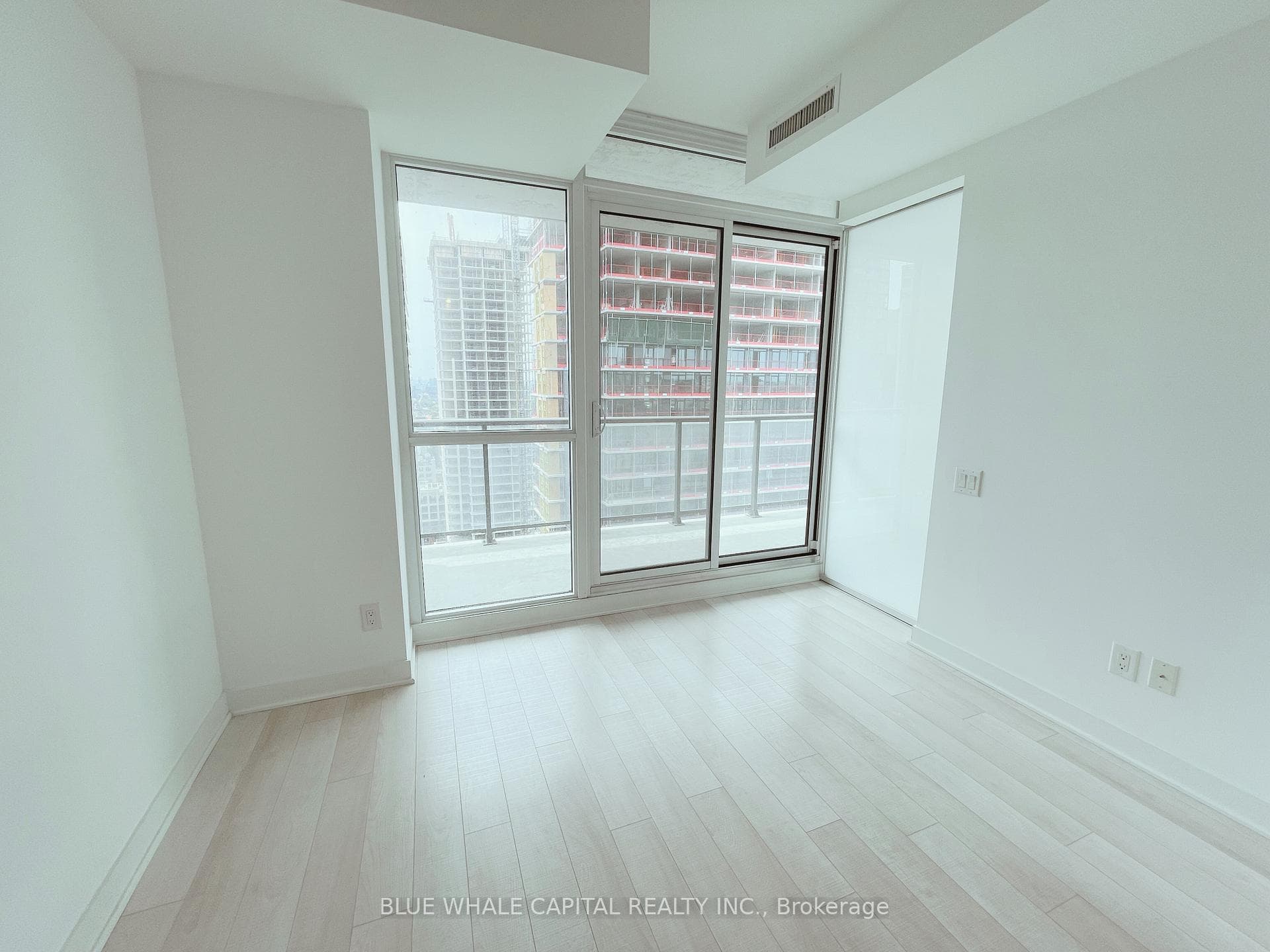 290 Adelaide Street Unit 3102 photo 4