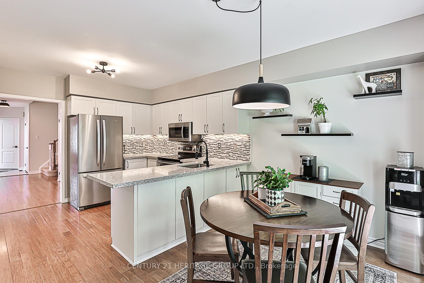 402 Carruthers Avenue photo 16
