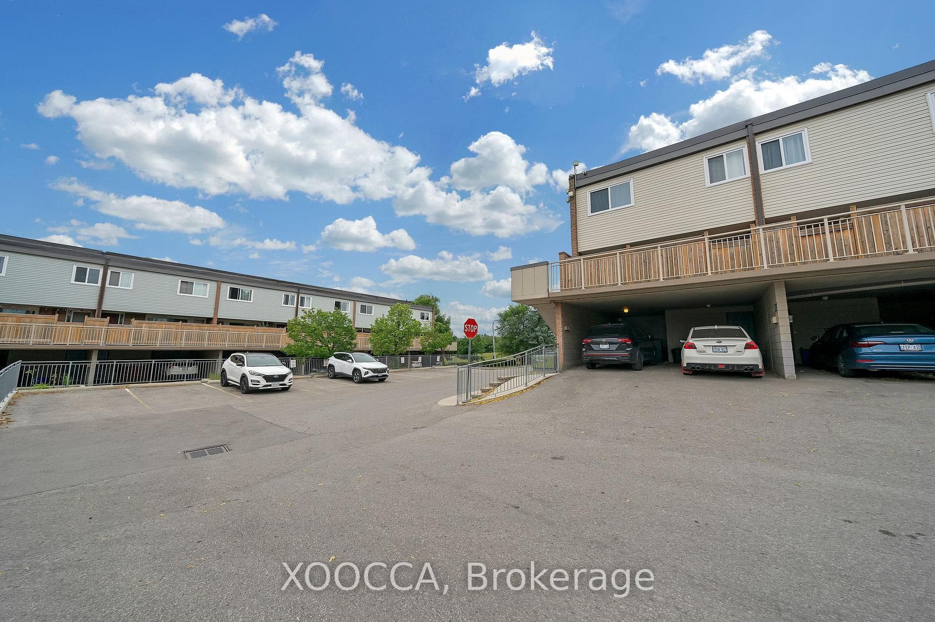 80 Springfair Avenue photo 33