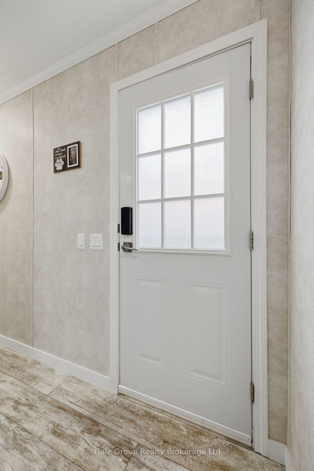 99 Fourth Conc Road Unit 606 photo 9