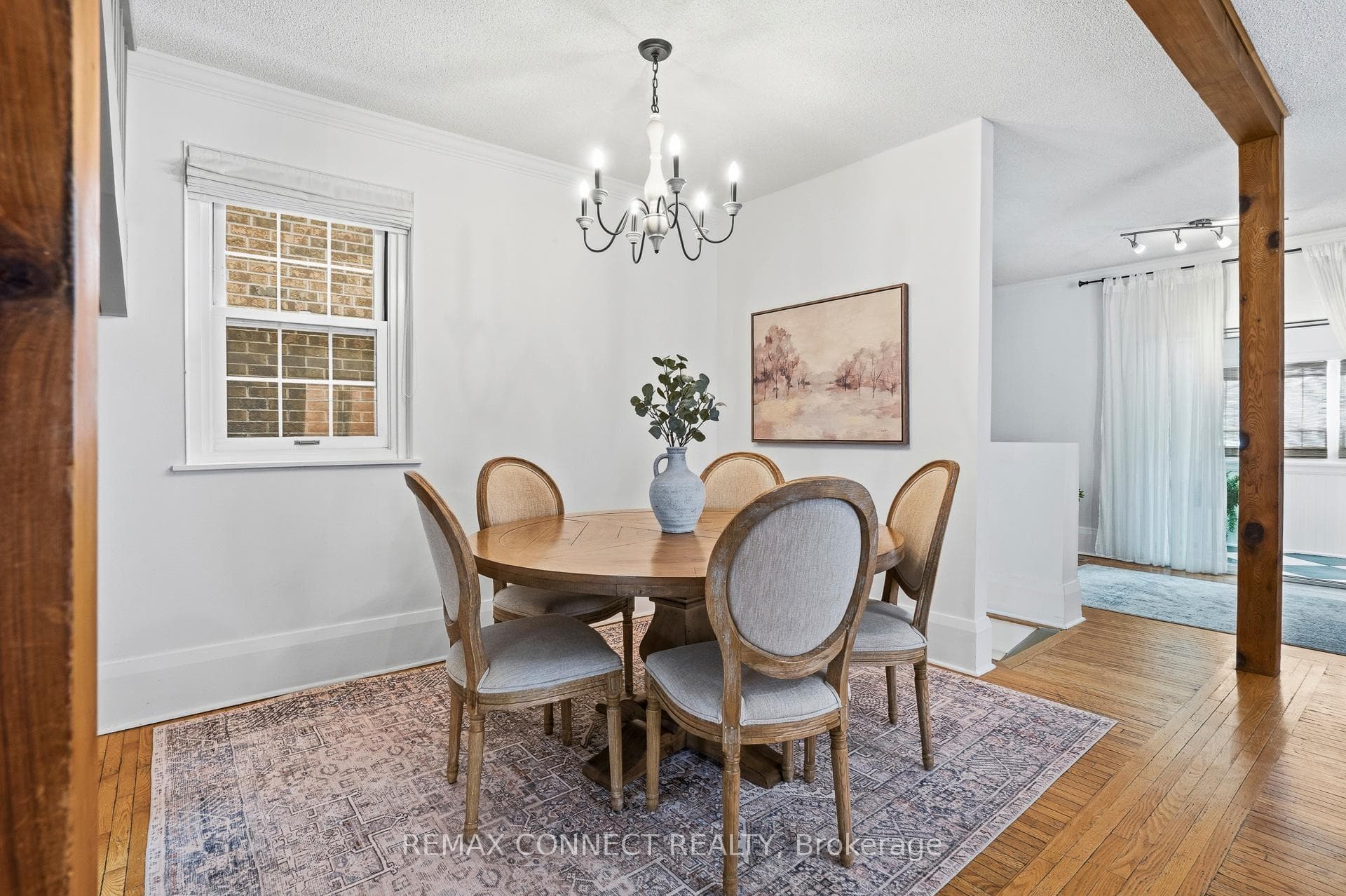 60 Woodbury Road photo 13
