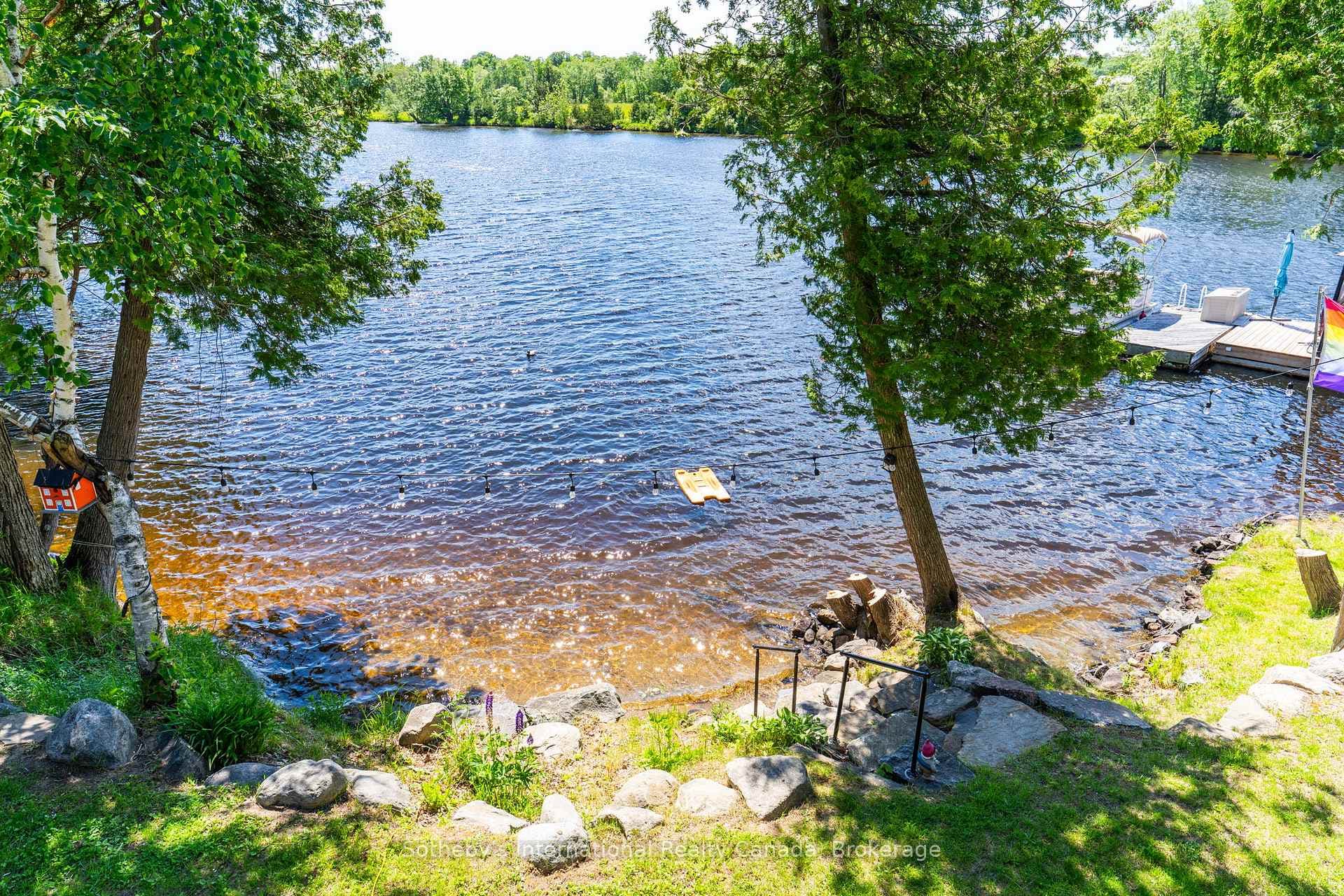 8 Lakeview Crescent photo 25
