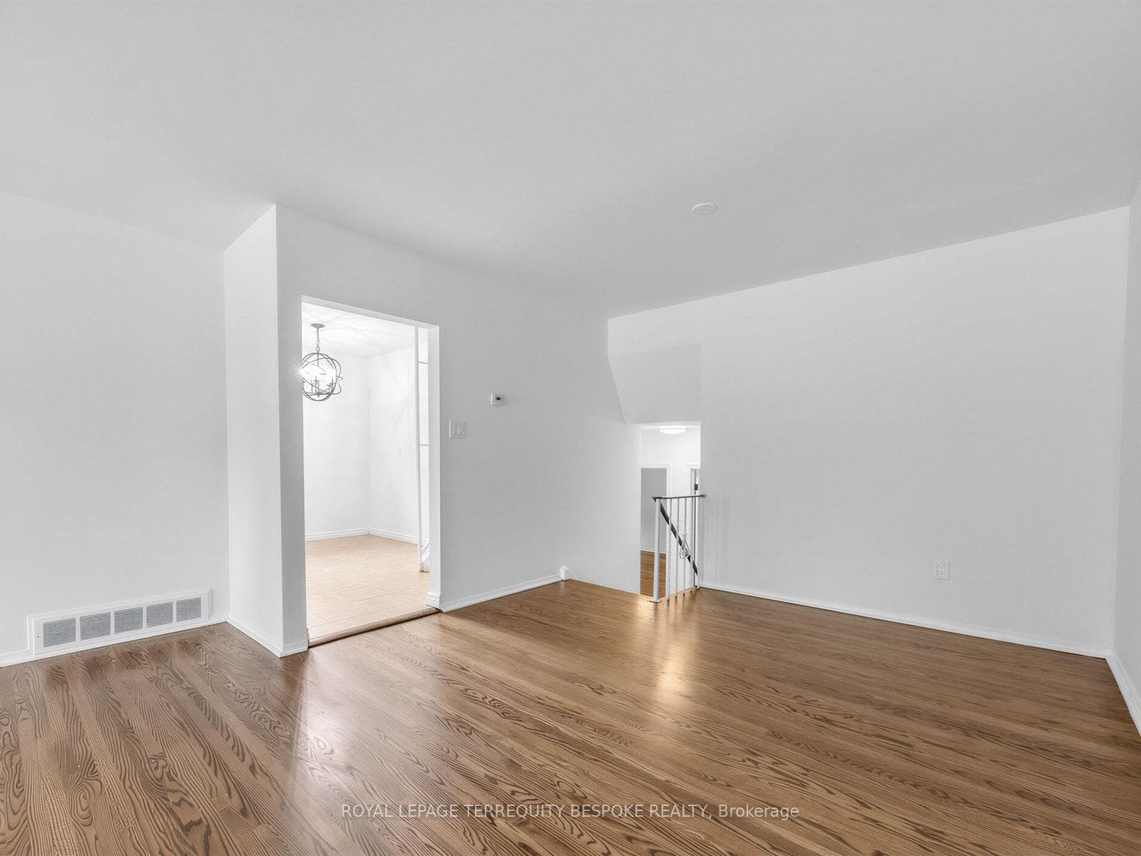 9 Midcroft Drive photo 13