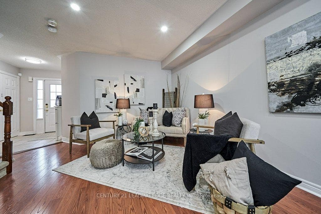 28 Inlet Bay Drive photo 6