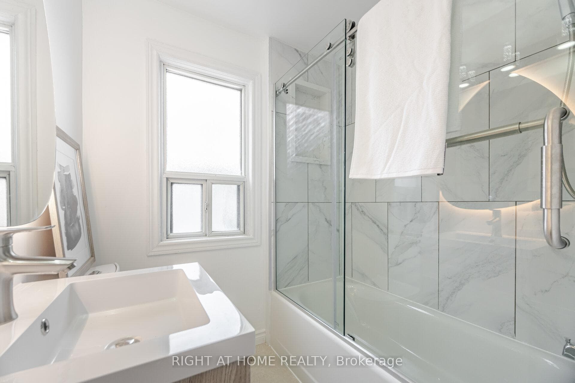 79 Chapman Avenue photo 20