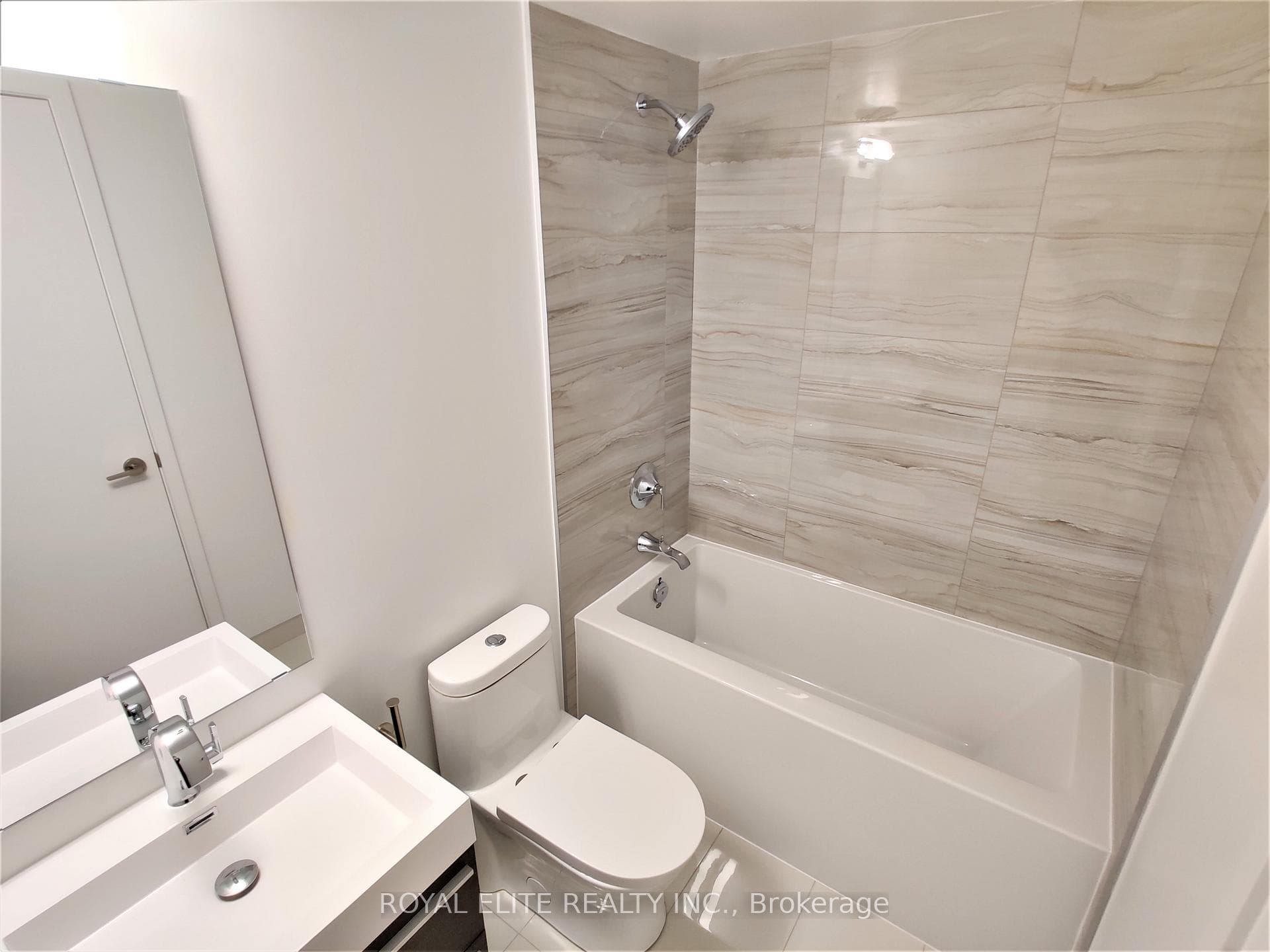 39 Roehampton Avenue Unit 2807 photo 13