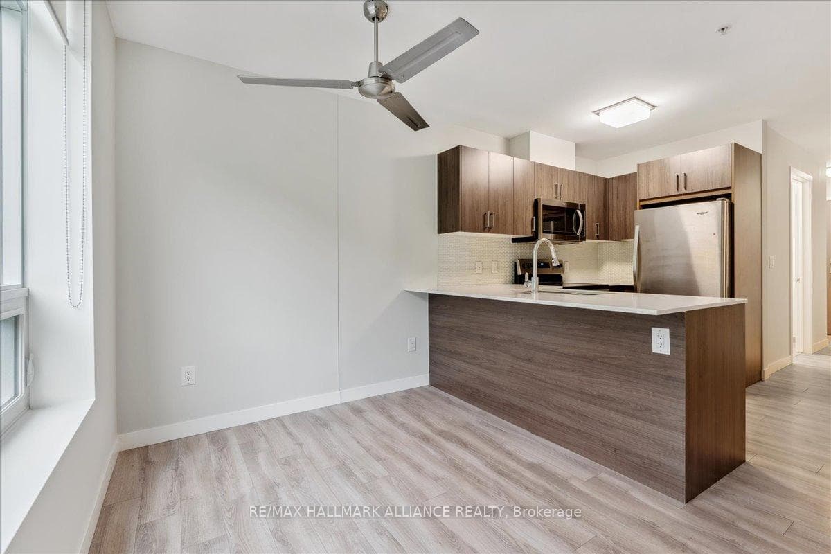 479 Charlton Avenue Unit 402 photo 14