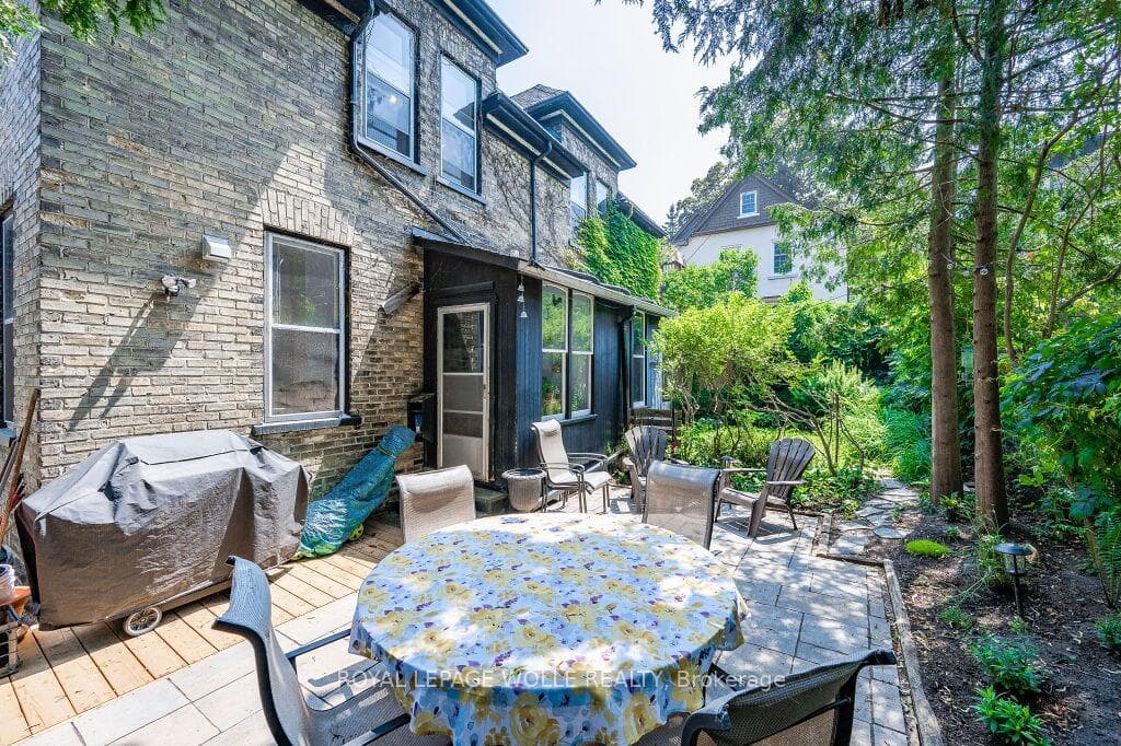 69 Ahrens Street photo 45