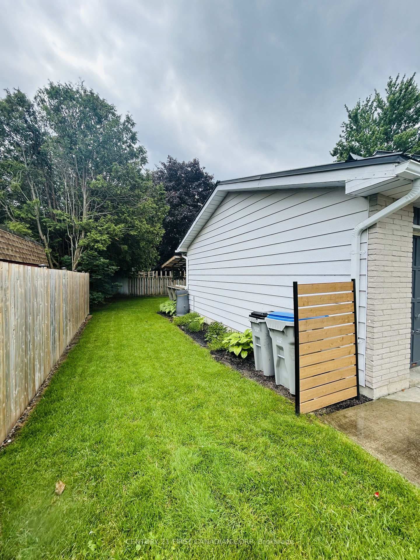 121 WELLINGTON Street photo 6