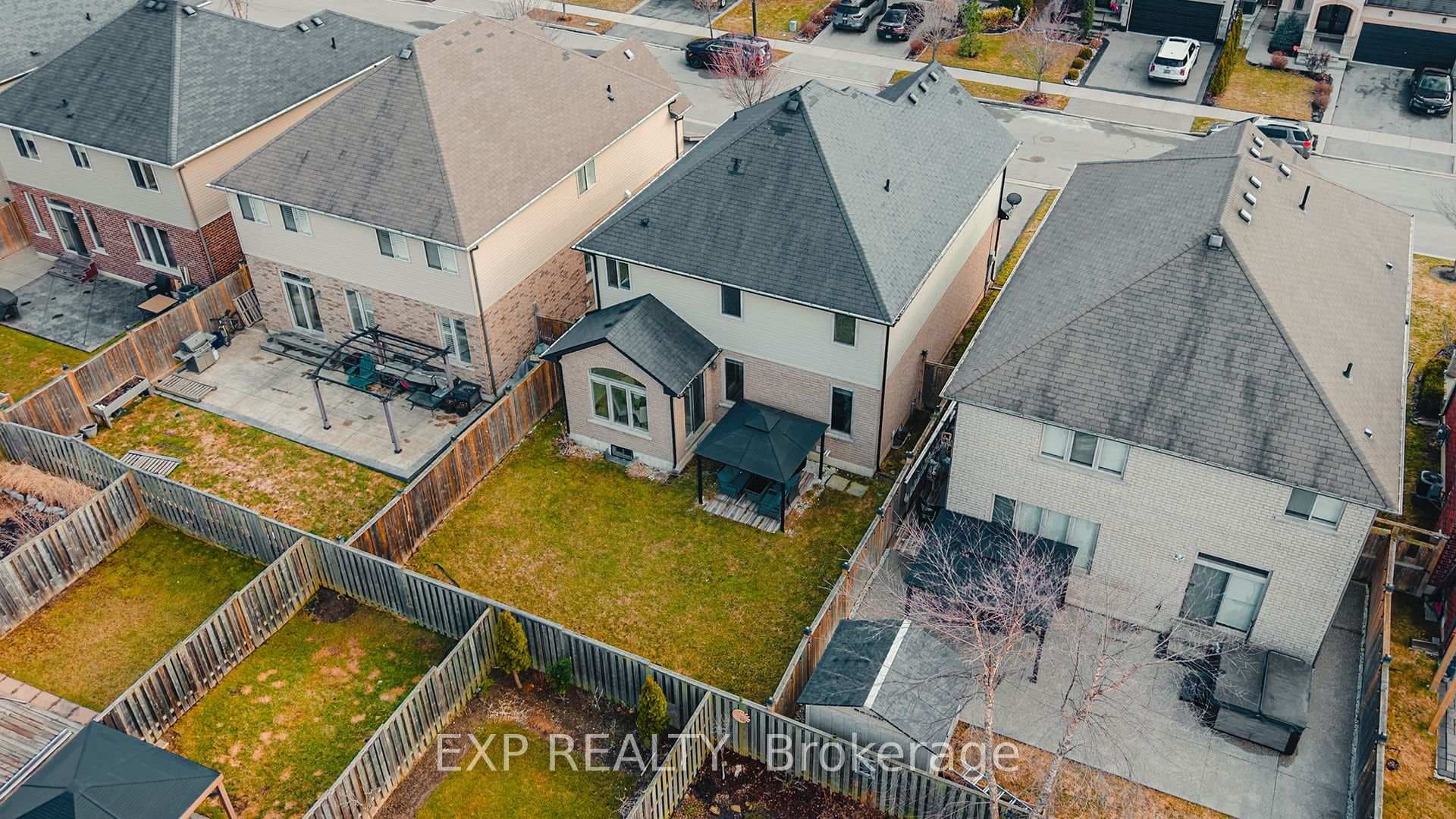 100 Garinger Crescent photo 30