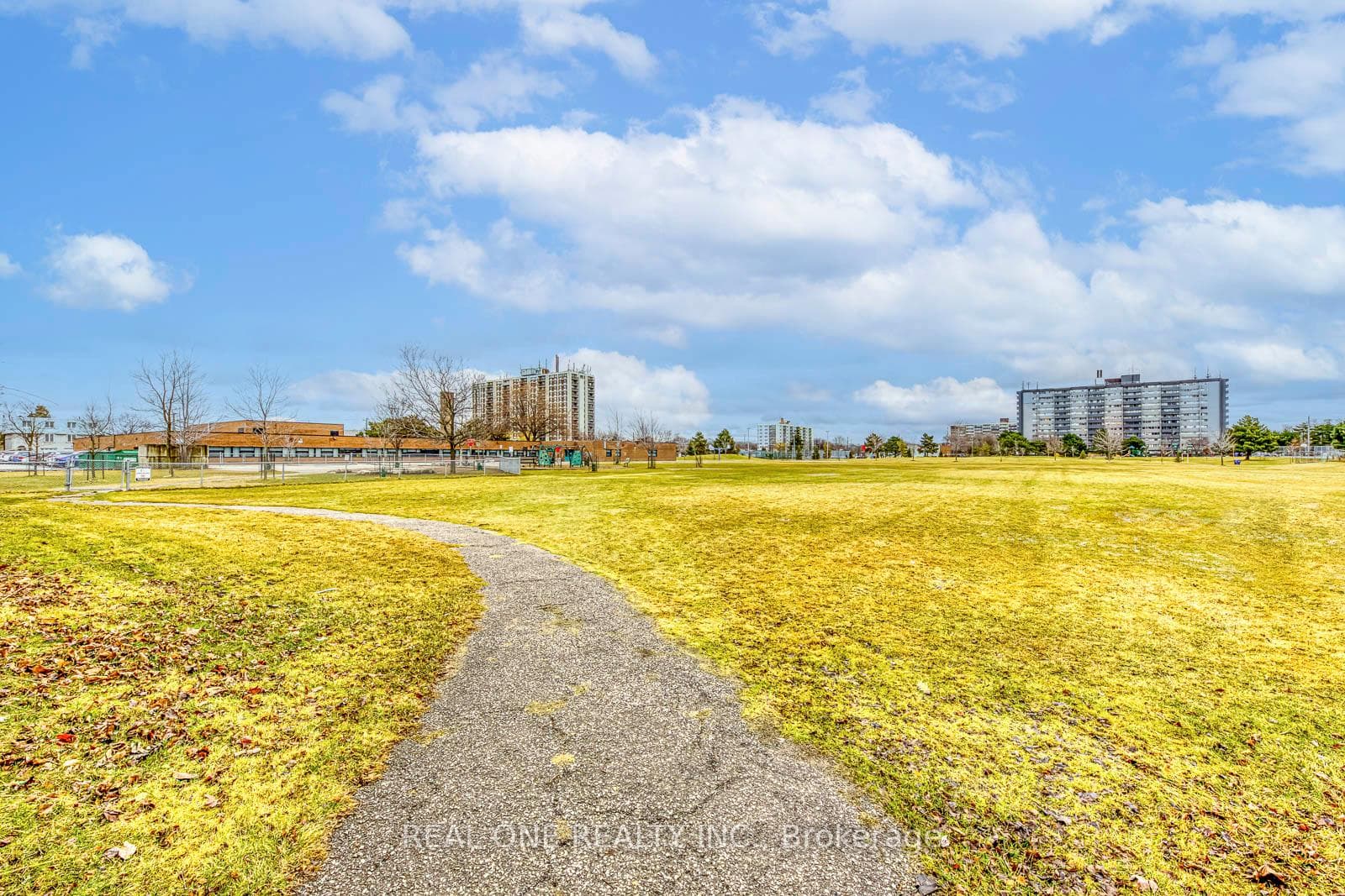 45 Hepworth Drive photo 45