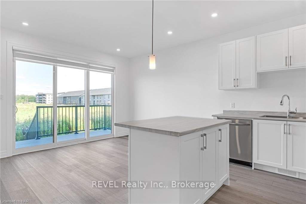 7426 PARKSIDE ROAD Road Unit Main photo 2