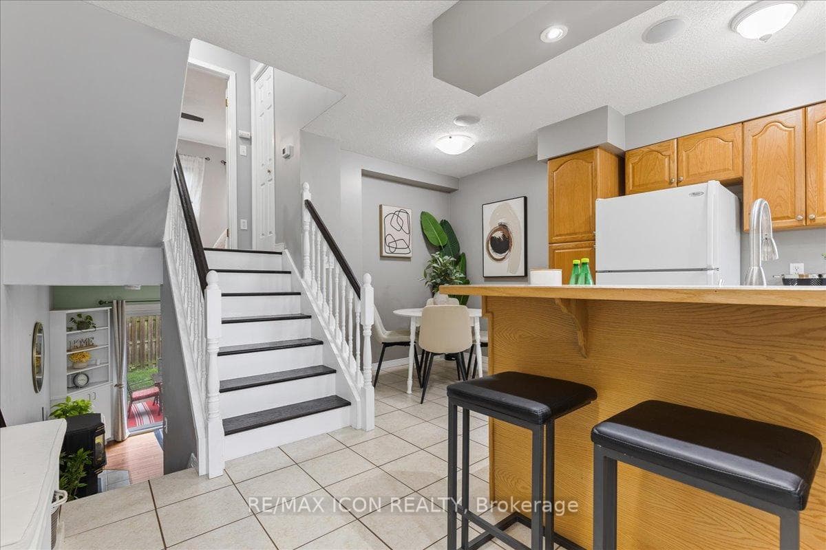 211 Veronica Drive Unit 26 photo 6