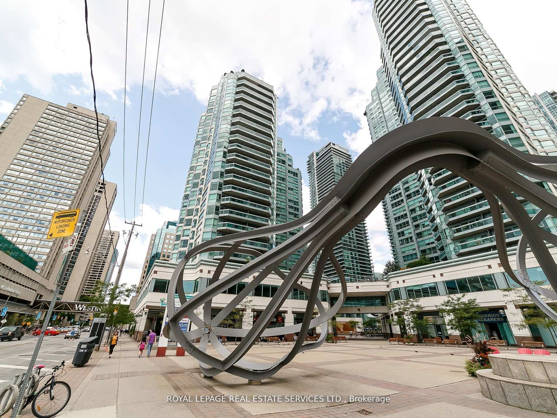 10 Queens Quay Unit 407 photo 39