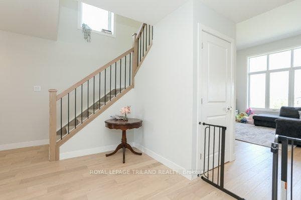 17 Evylean Court photo 4