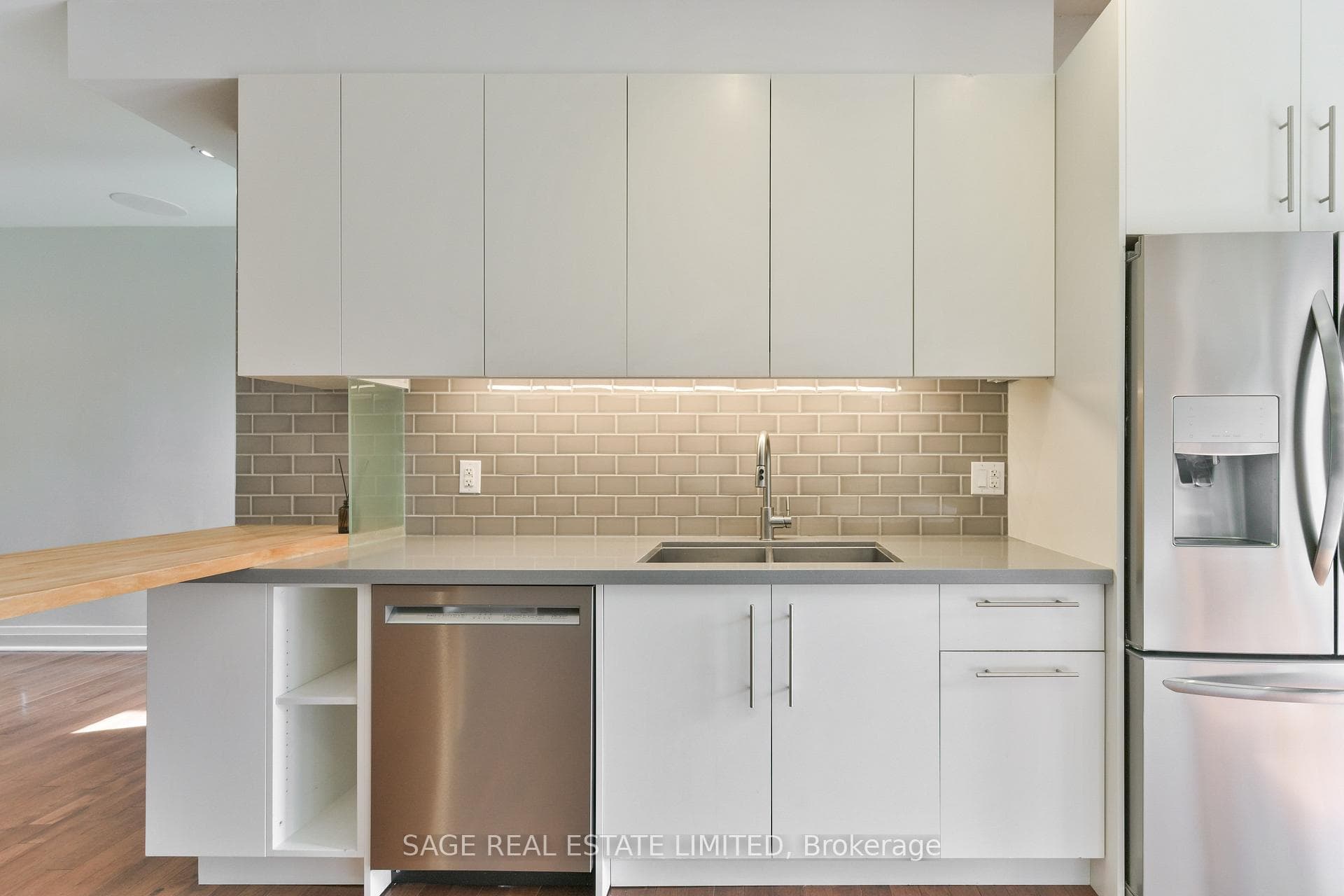 498 Crawford Street photo 9