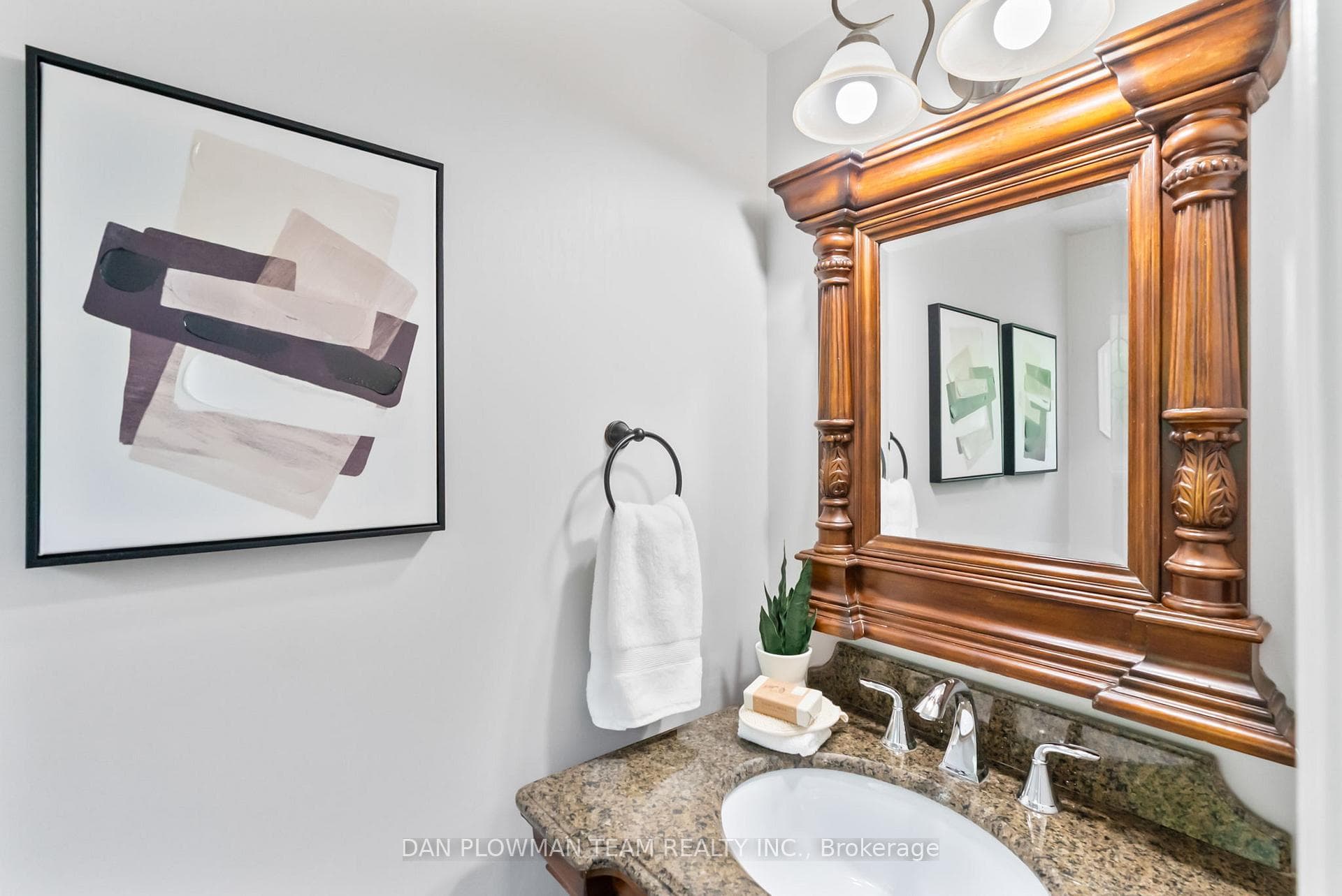 1411 Beaverbrook Court photo 3