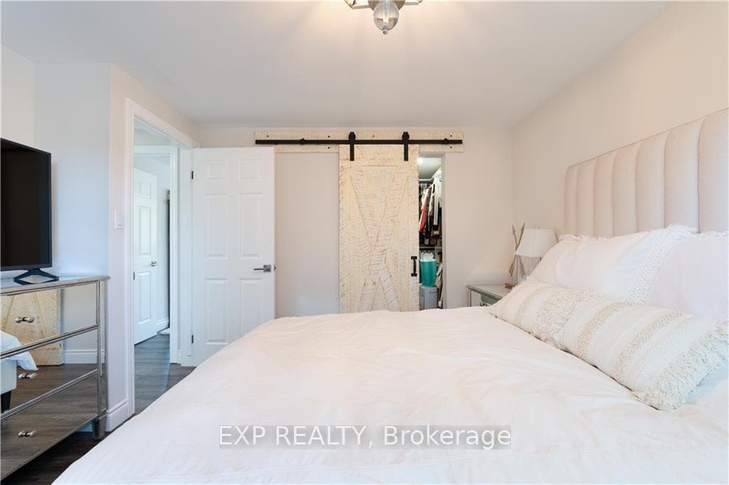 33 Darlington Drive photo 16