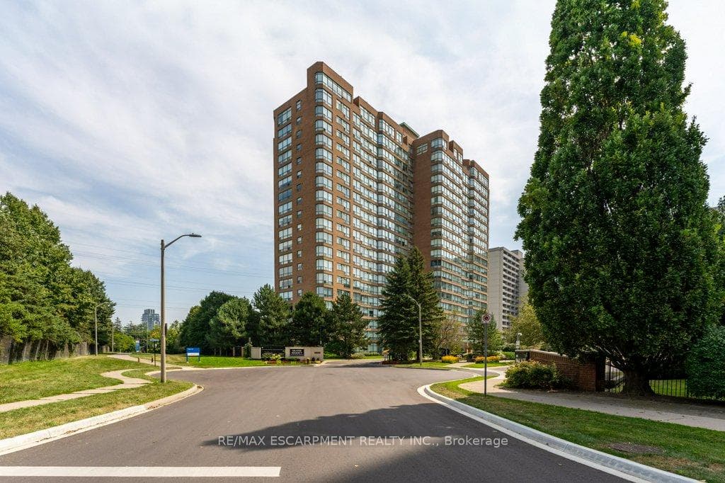 1276 Maple Crossing Boulevard Unit 310 photo 1