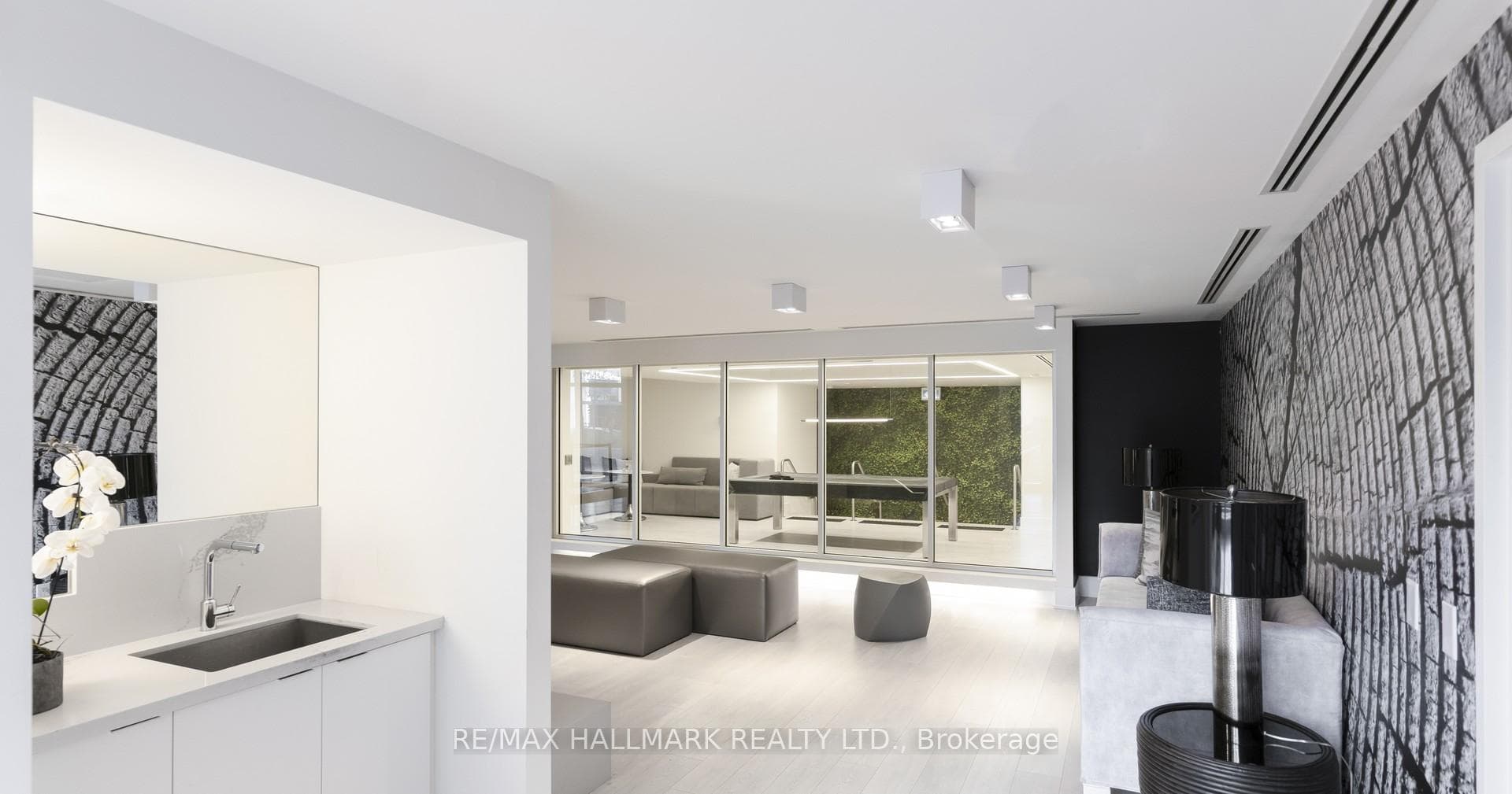 2916 Highway 7 Road Unit 2406 photo 27