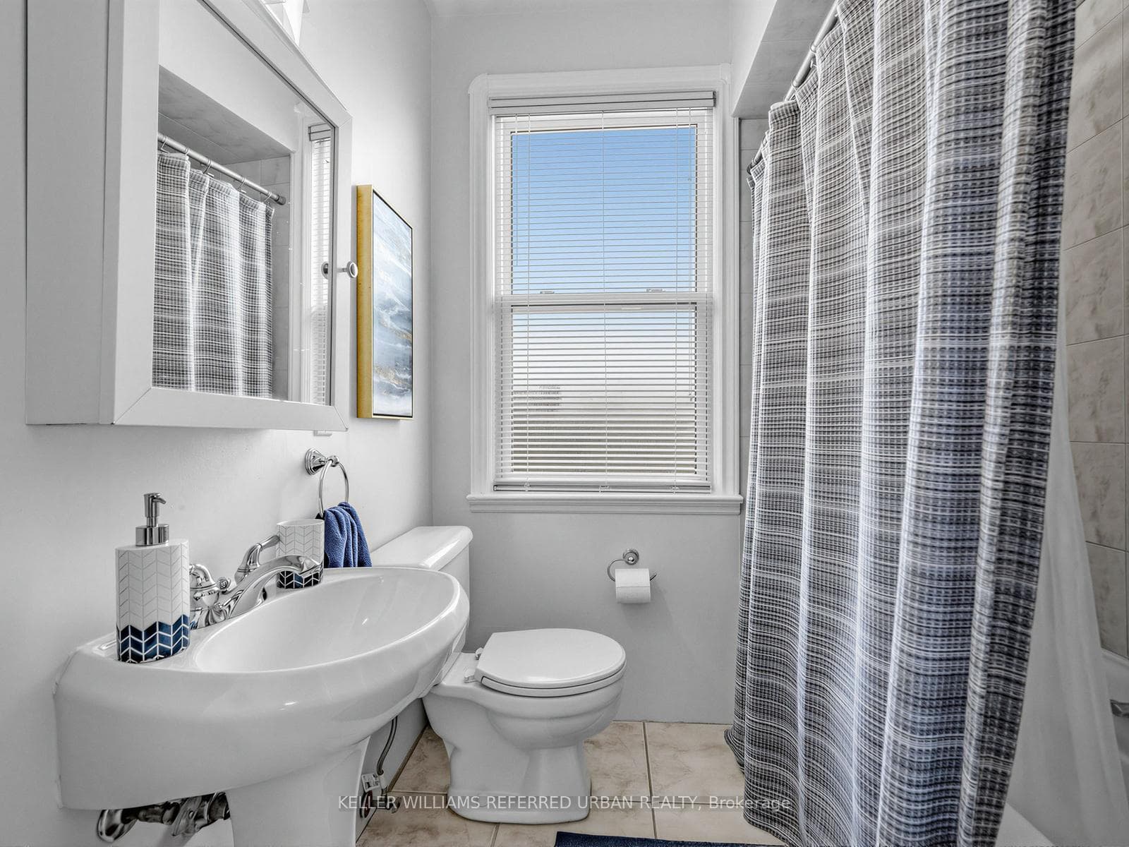 31 Prince Charles Drive photo 24