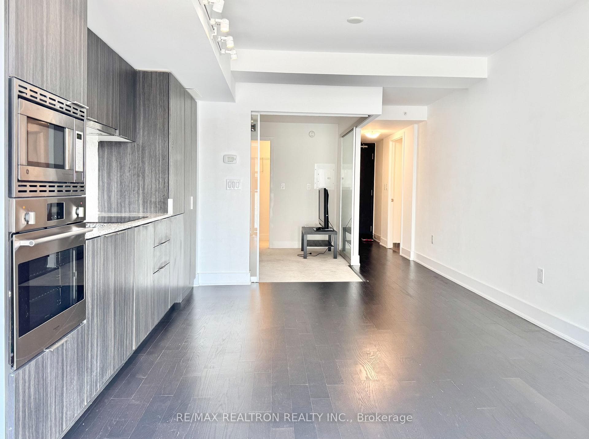 955 Bay Street Unit 1708 photo 17