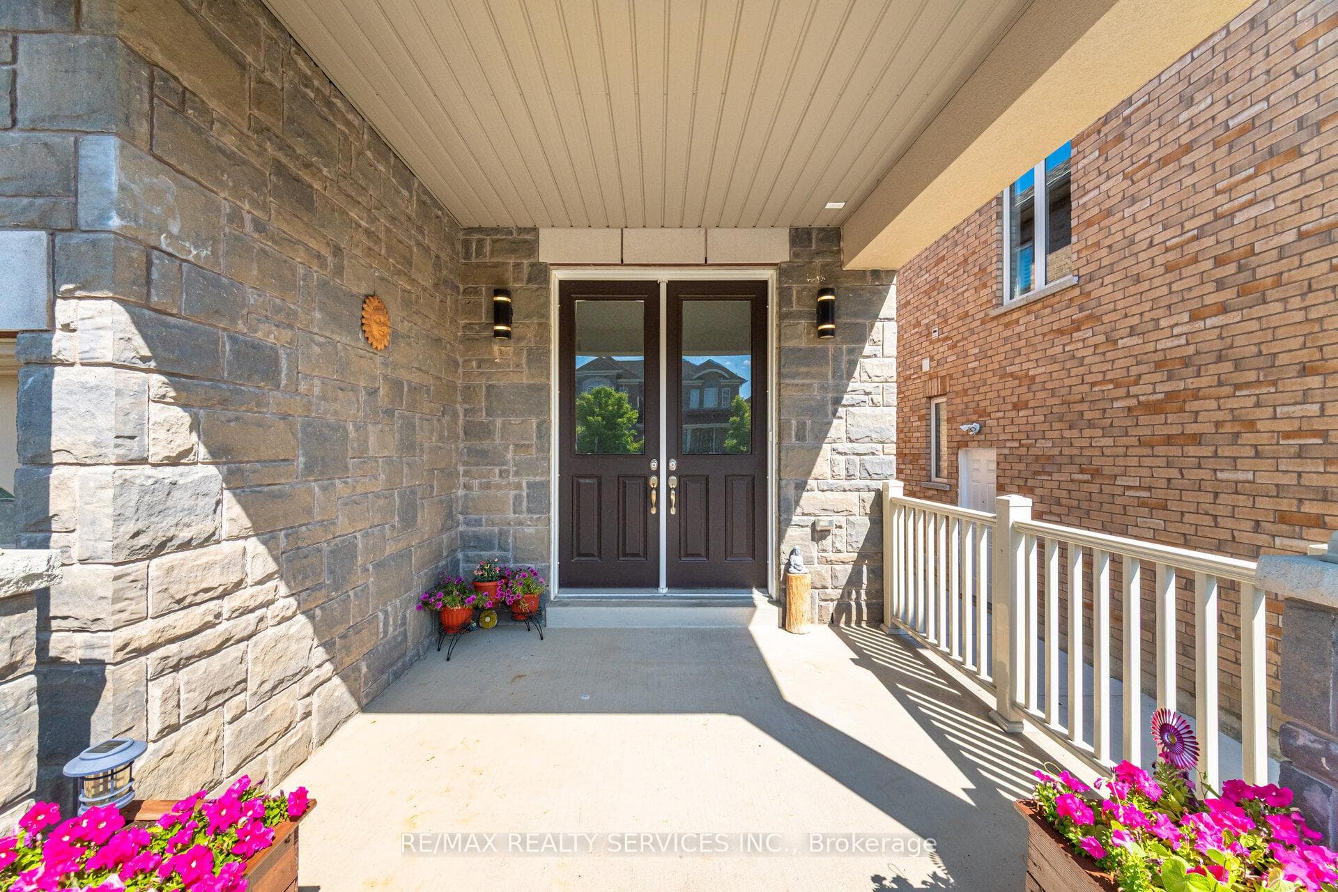 9 Meadowcreek Road photo 6