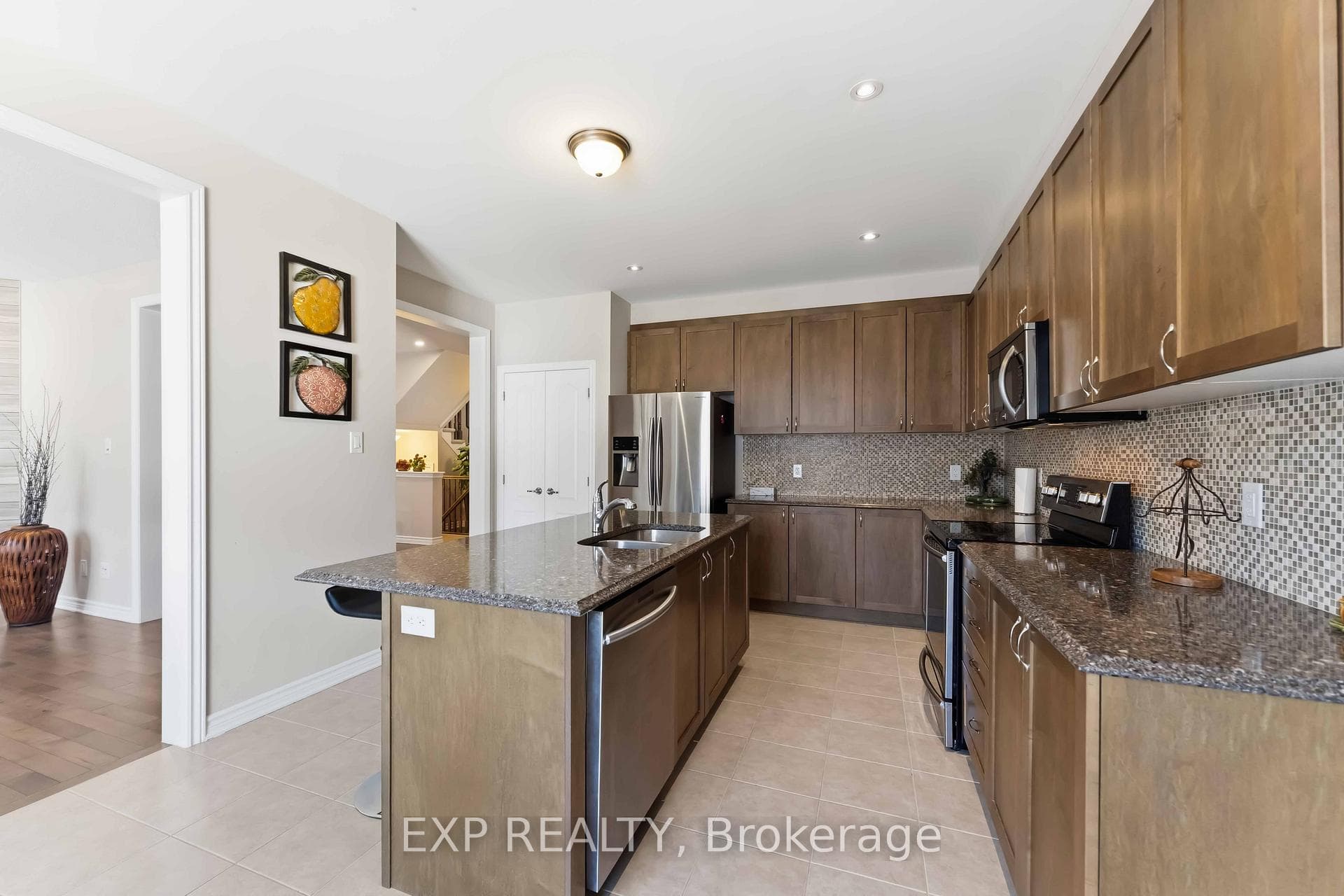 220 Willowdusk Street photo 20