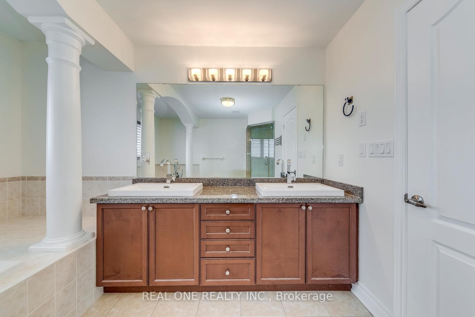 2439 Sylvia Drive photo 22