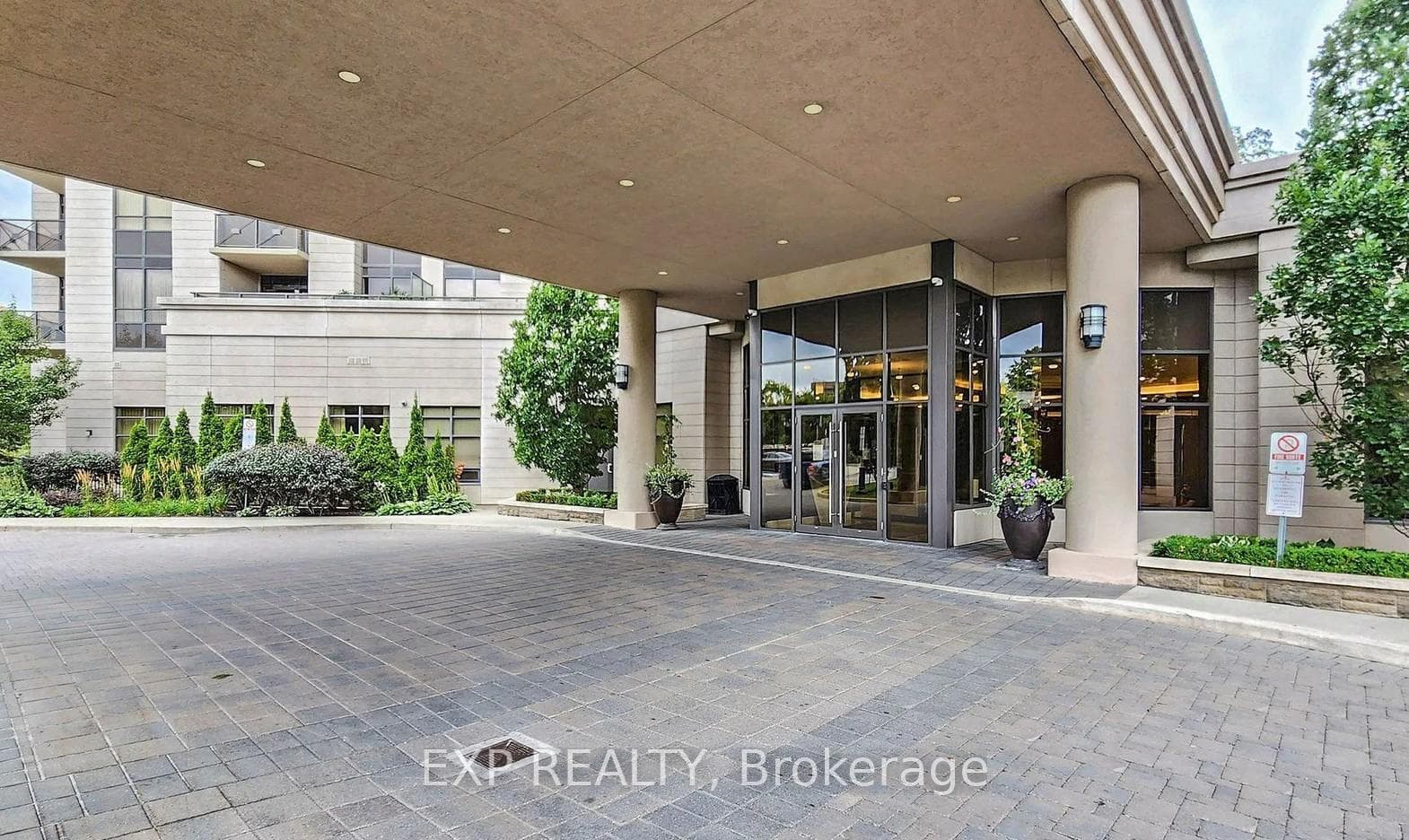 133 Wynford Drive Unit 808 photo 4