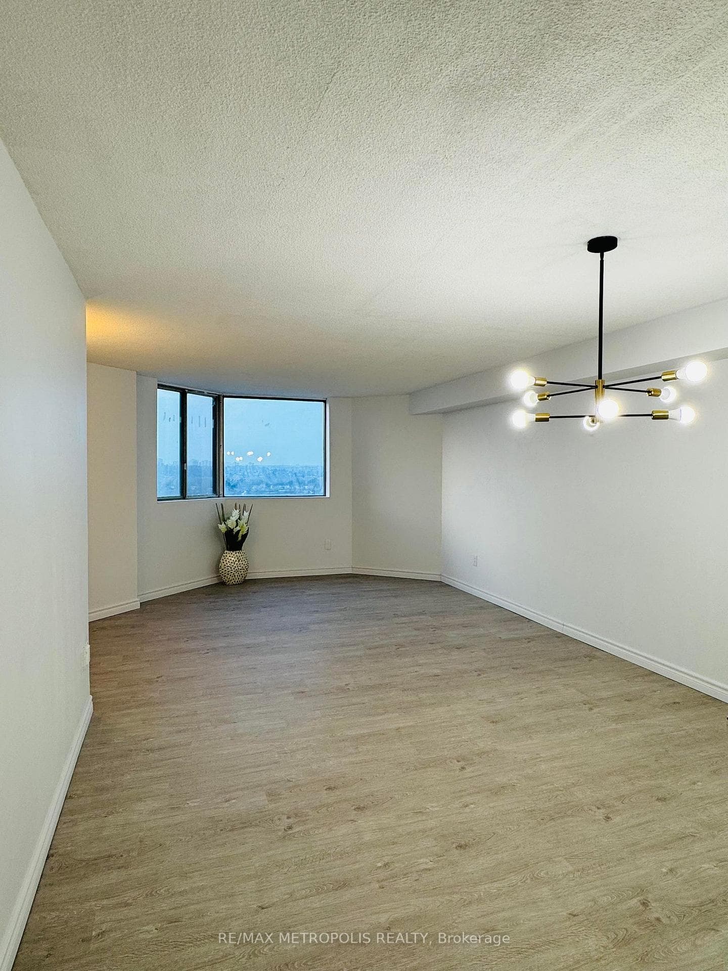 238 Albion Road Unit 1409 photo 6