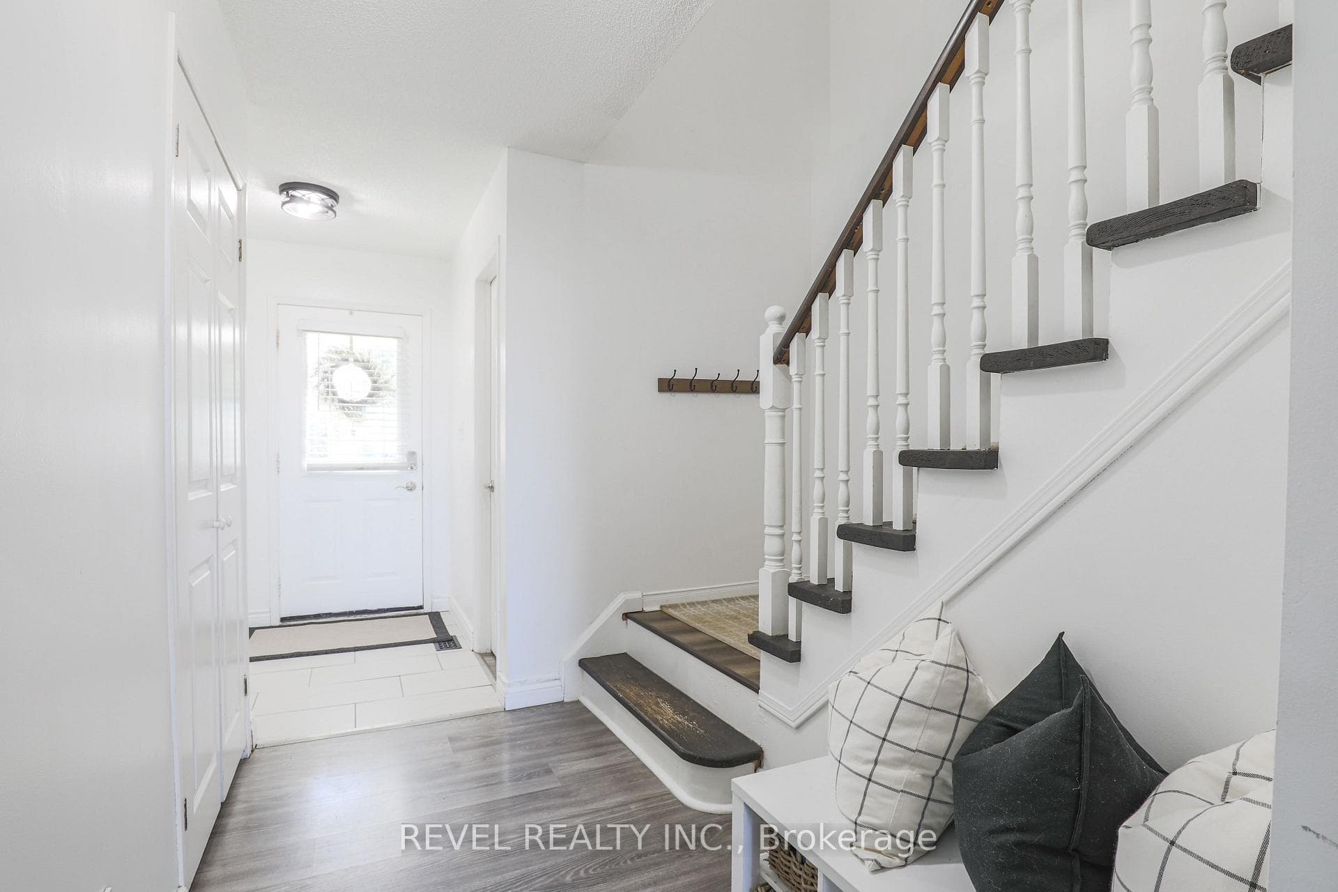 57 Champine Square photo 4