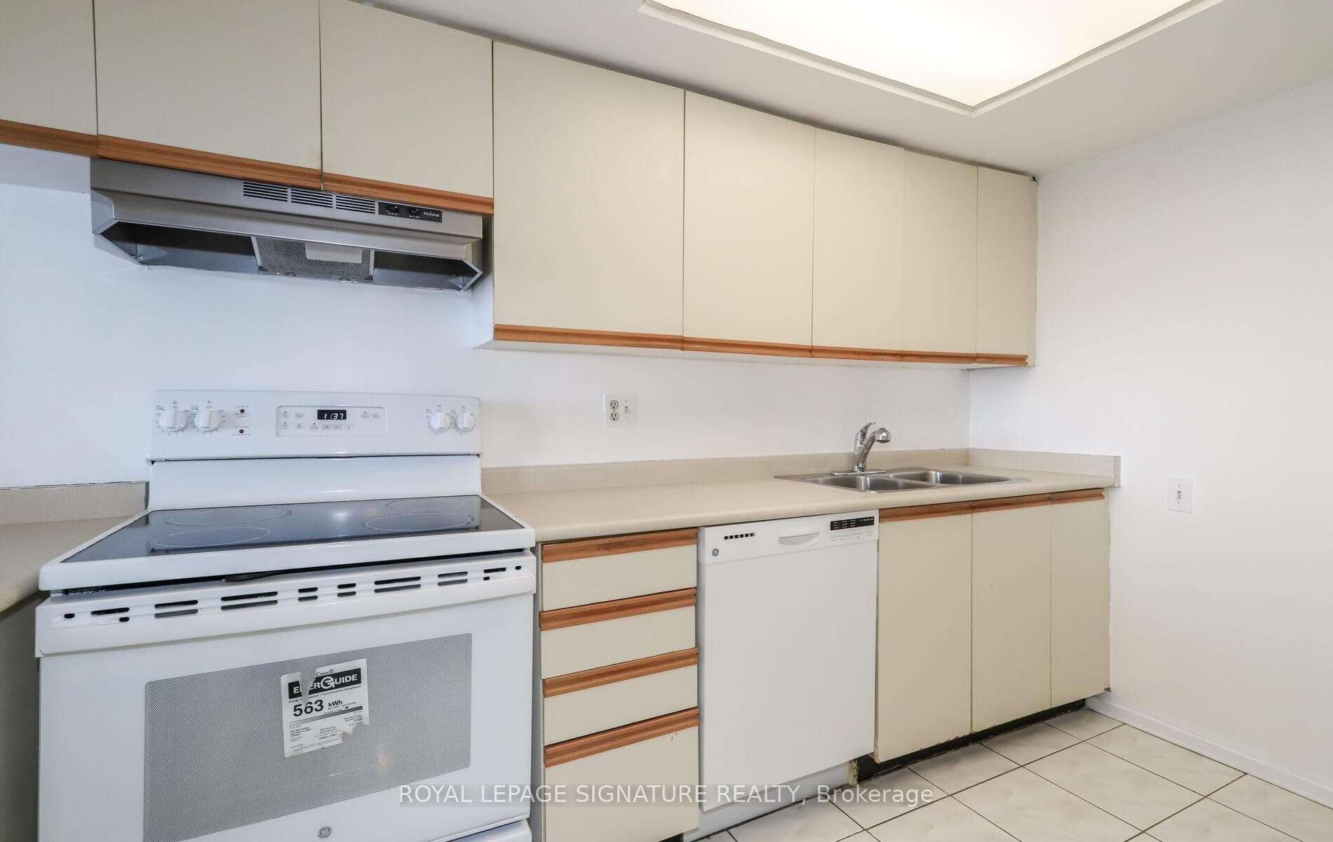 2460 Eglinton Avenue Unit 503 photo 6