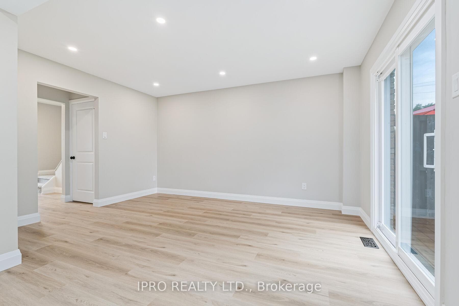 59 Maple Avenue Unit 2 photo 5