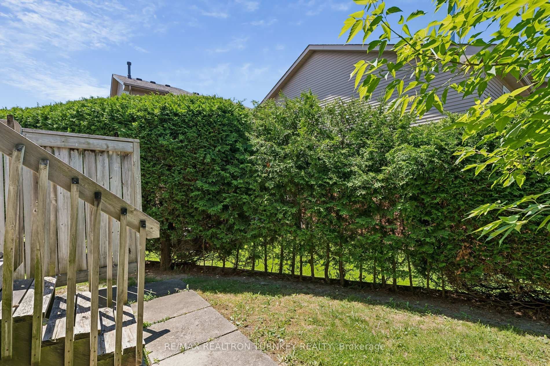 877 Playter Crescent photo 47