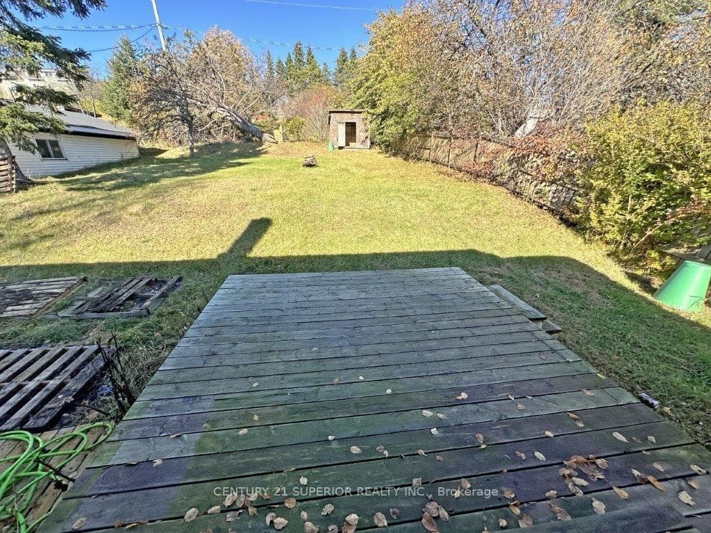 165 McKirdy Ave photo 47