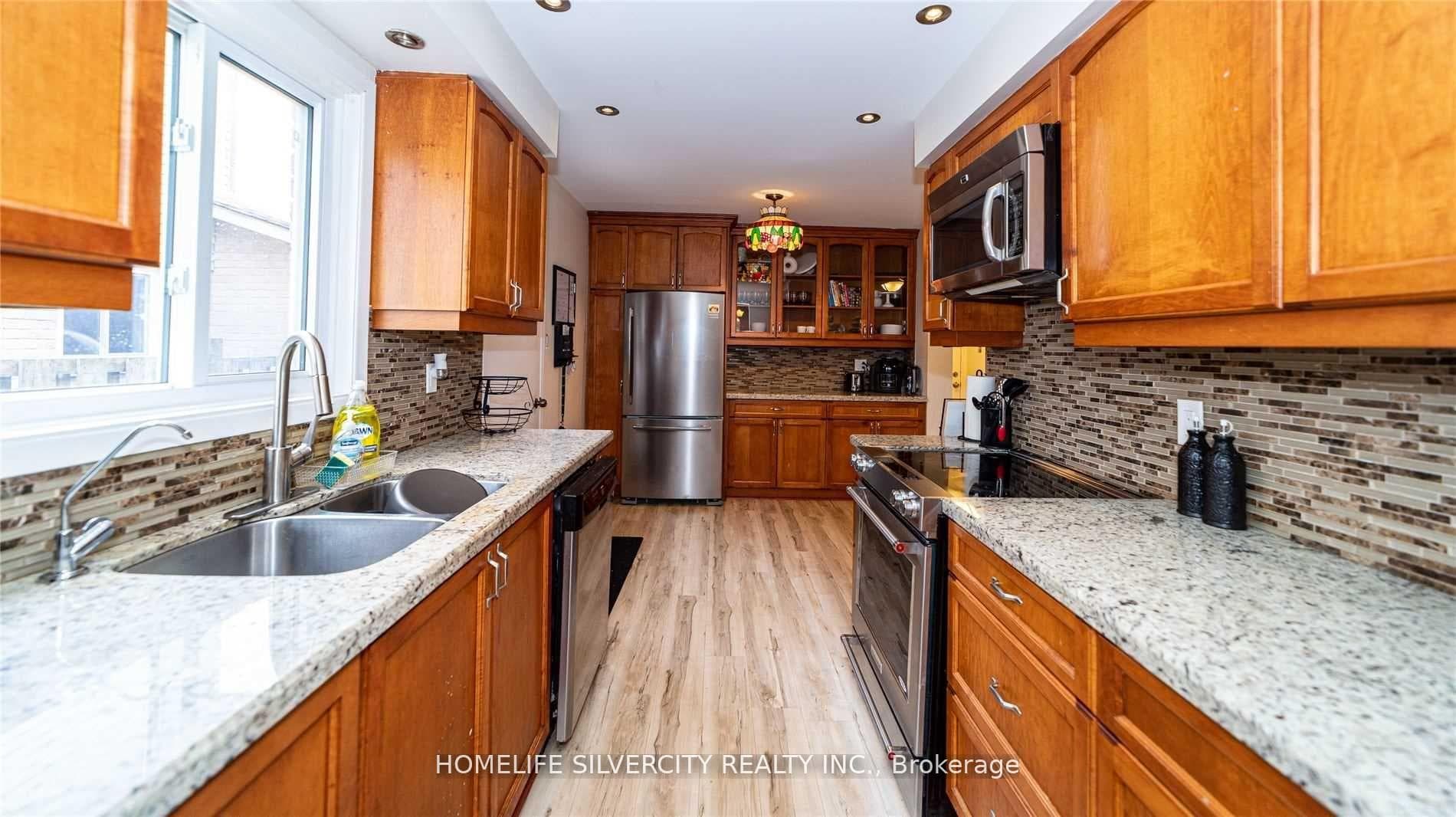 7 Newbridge Crescent photo 13