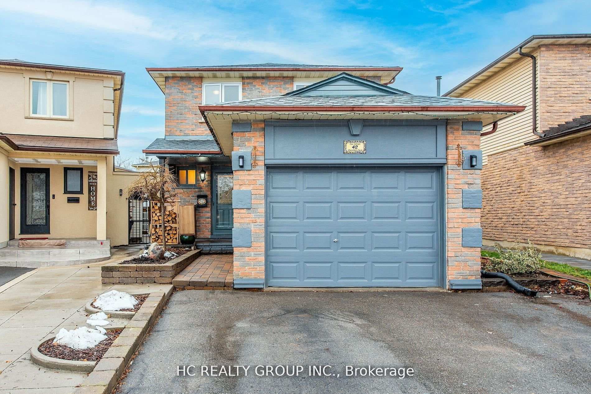 42 Greenbelt Crescent photo 2