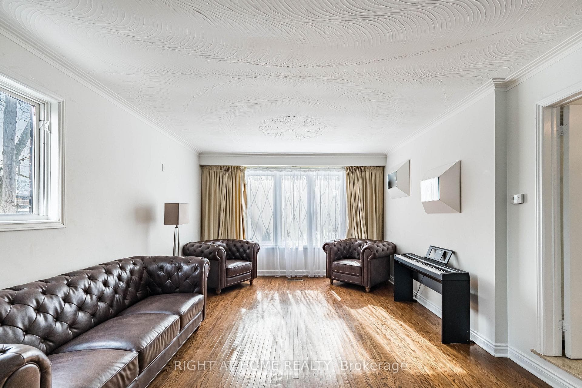 2123 Gordon Drive photo 8