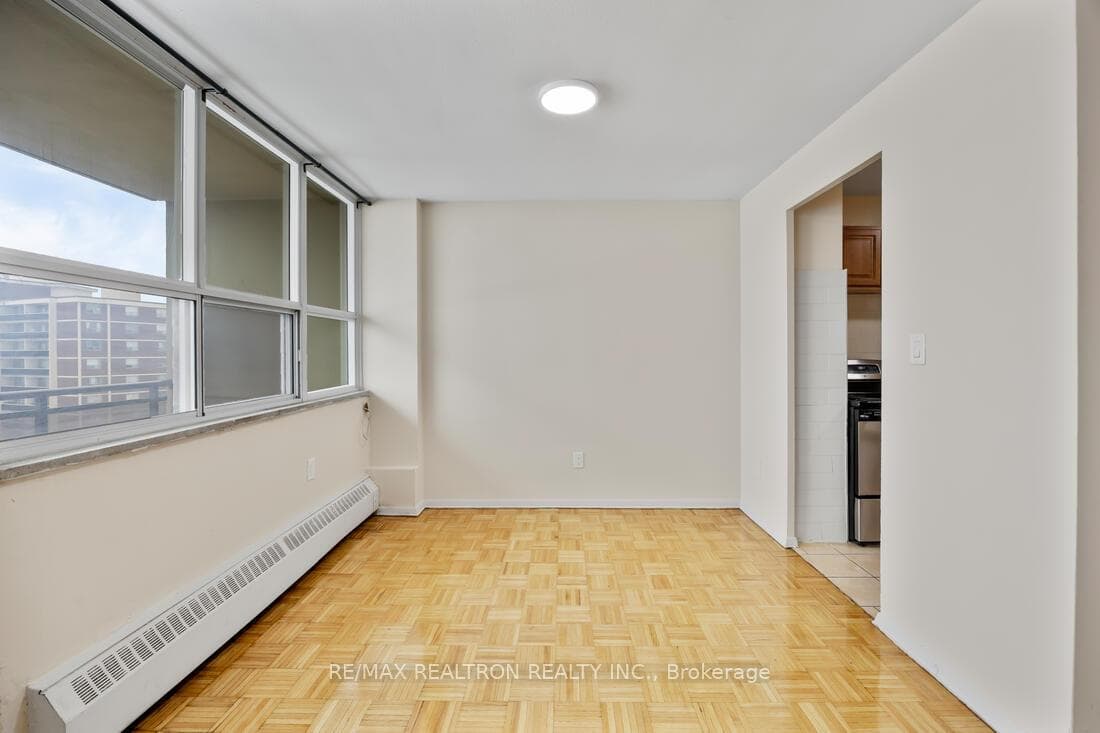2775 Don Mills Road Unit 1401 photo 3